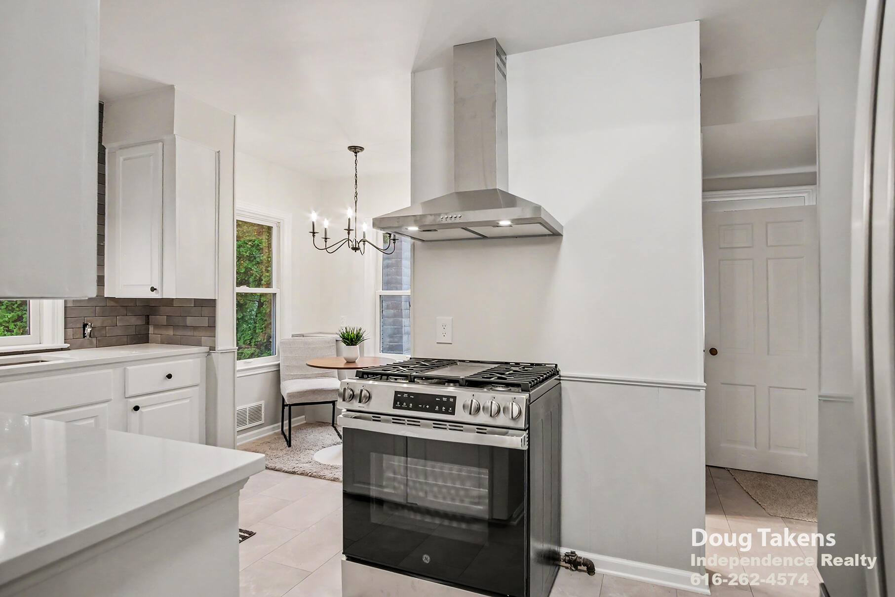 241 Baynton Avenue NE Grand Rapids MI 49503