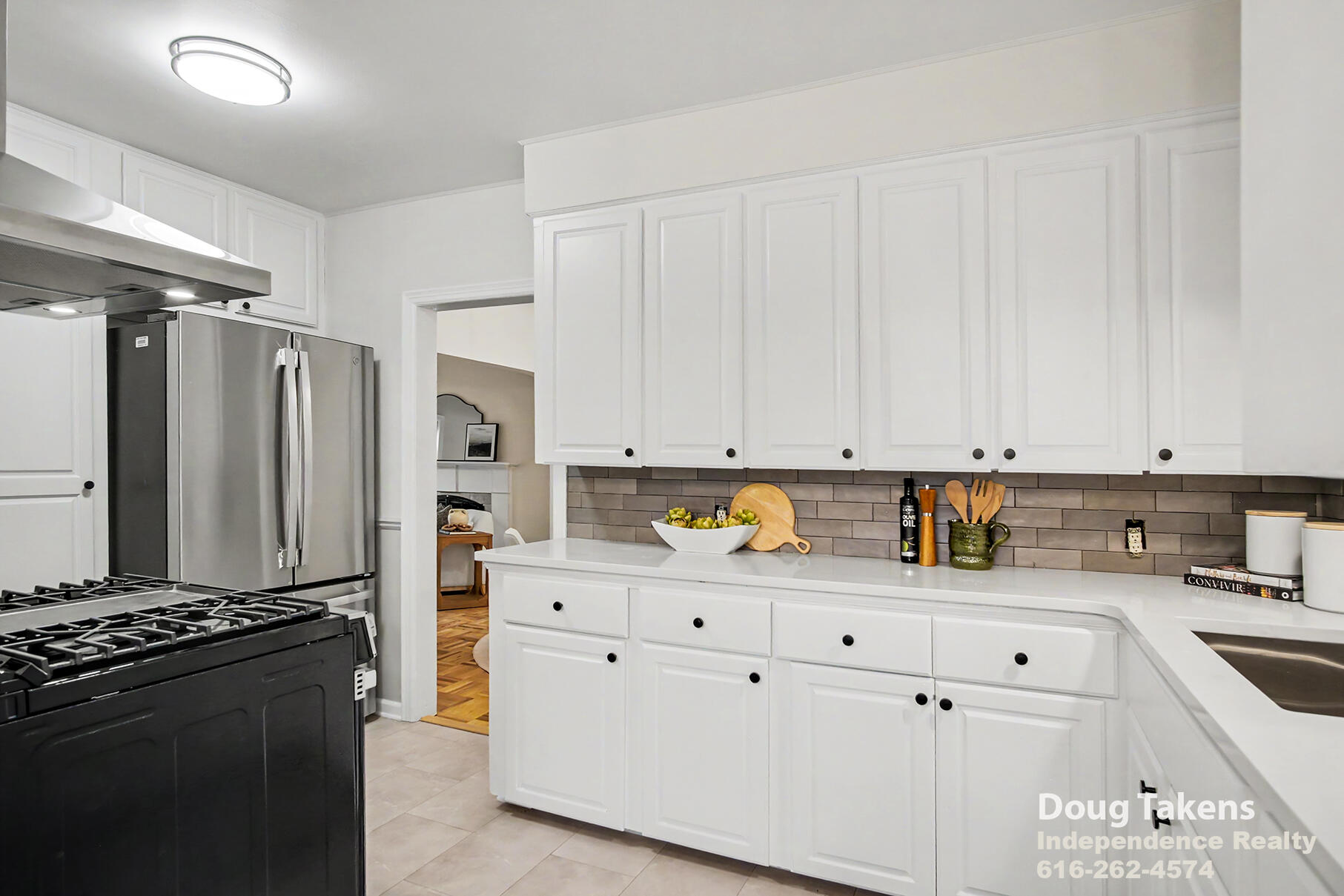241 Baynton Avenue NE Grand Rapids MI 49503