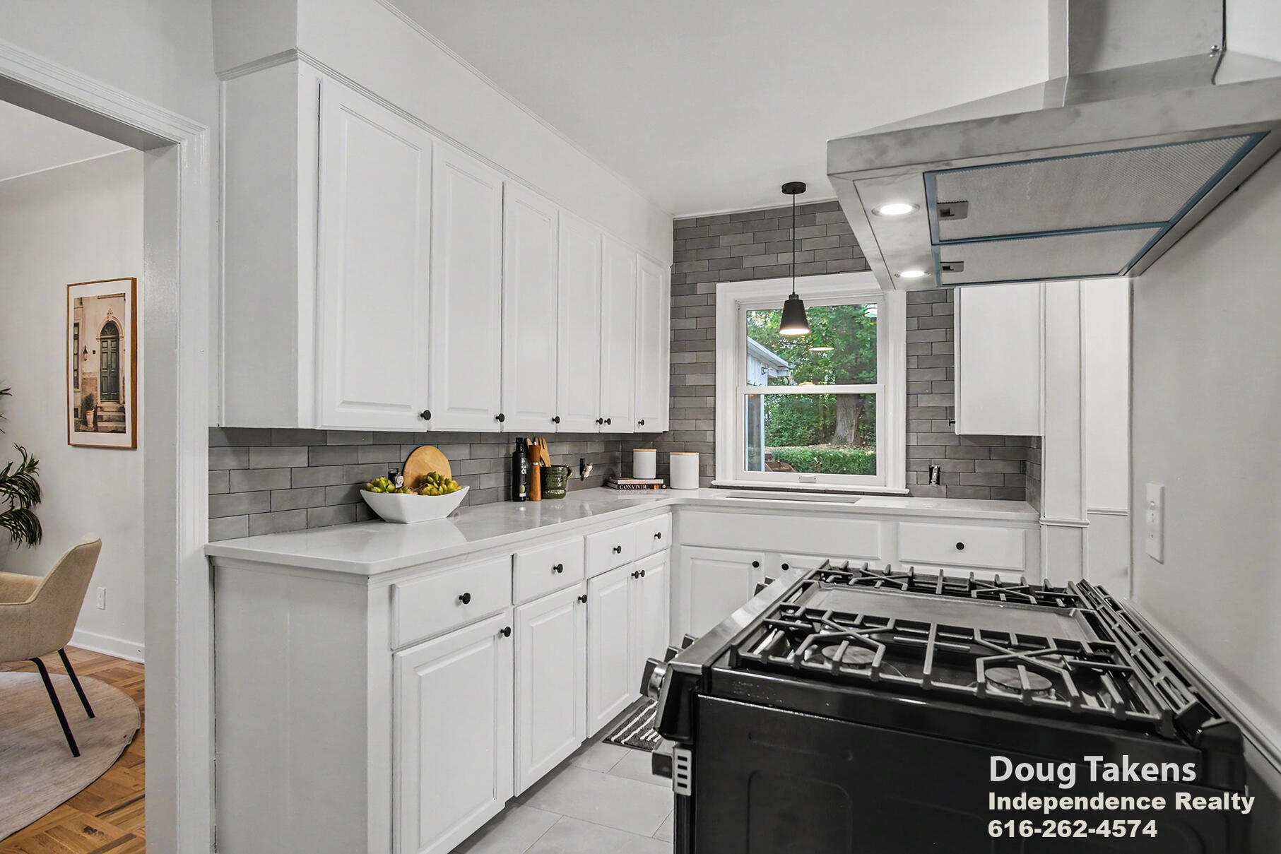 241 Baynton Avenue NE Grand Rapids MI 49503