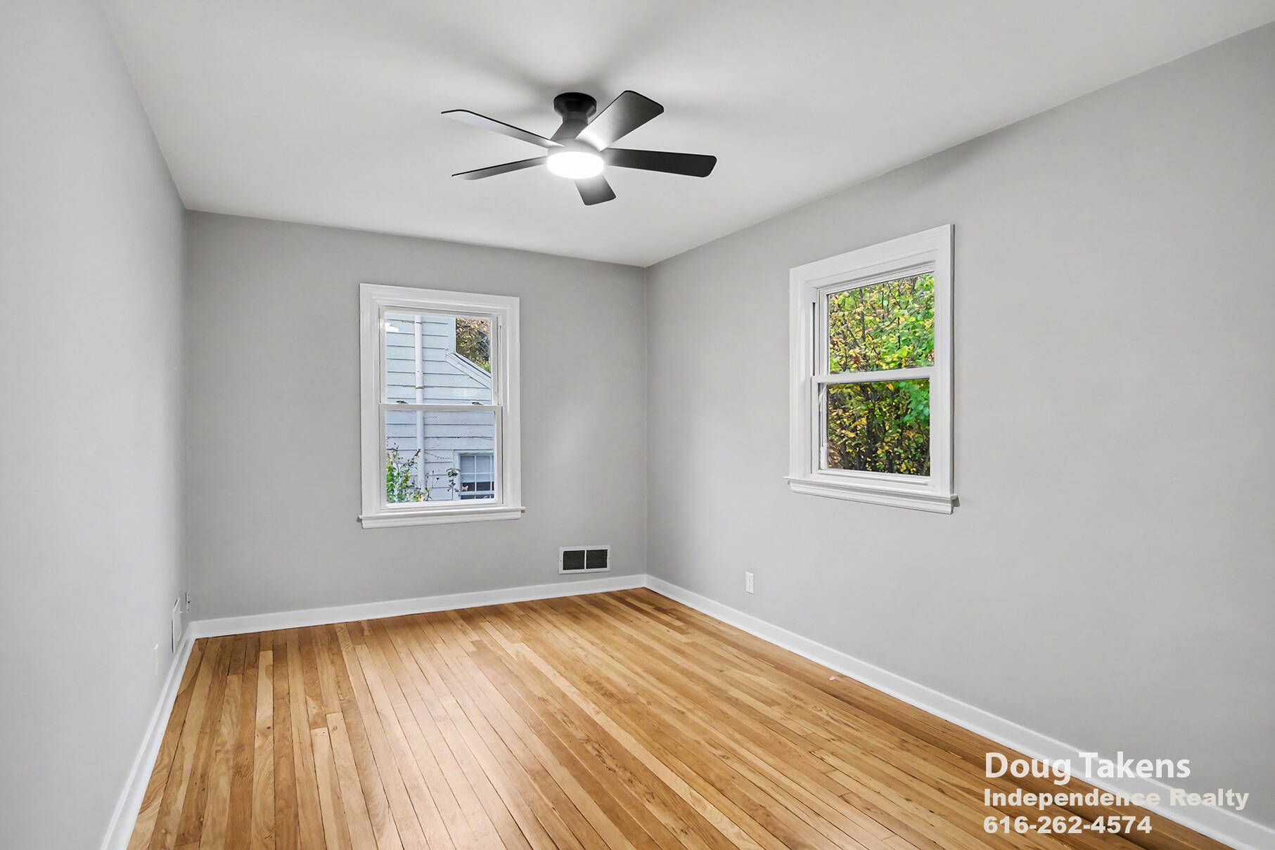 241 Baynton Avenue NE Grand Rapids MI 49503