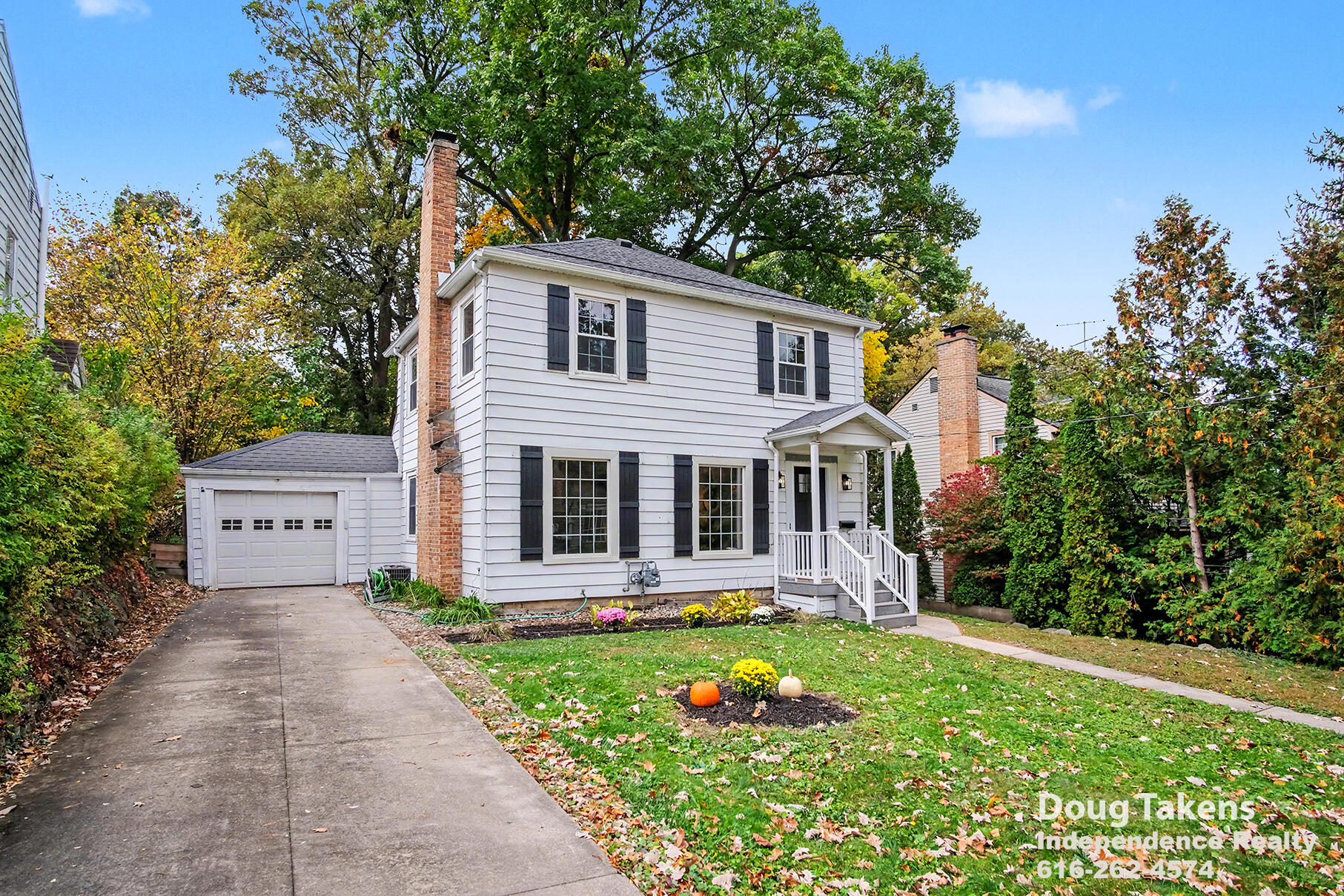 241 Baynton Avenue NE Grand Rapids MI 49503