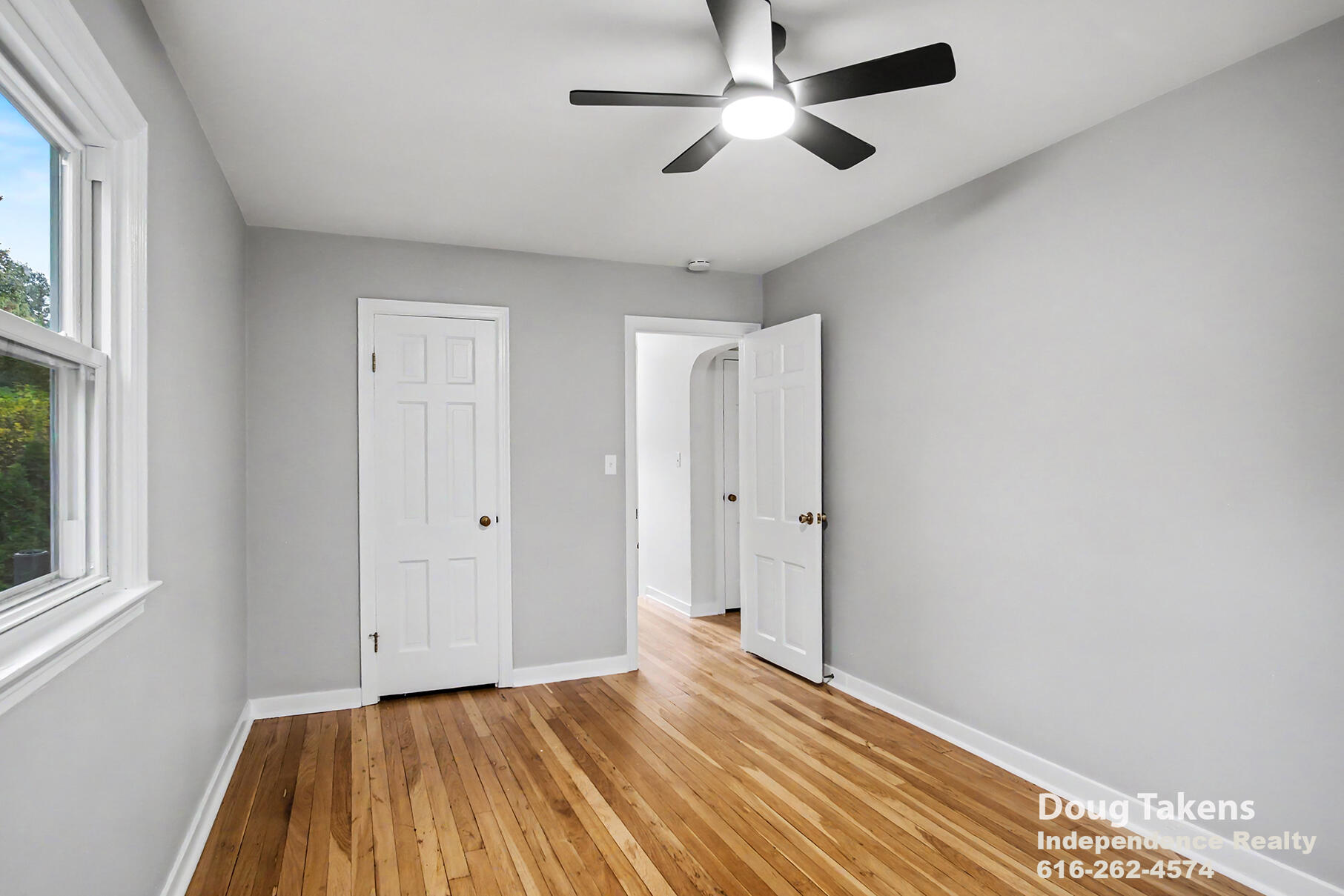 241 Baynton Avenue NE Grand Rapids MI 49503