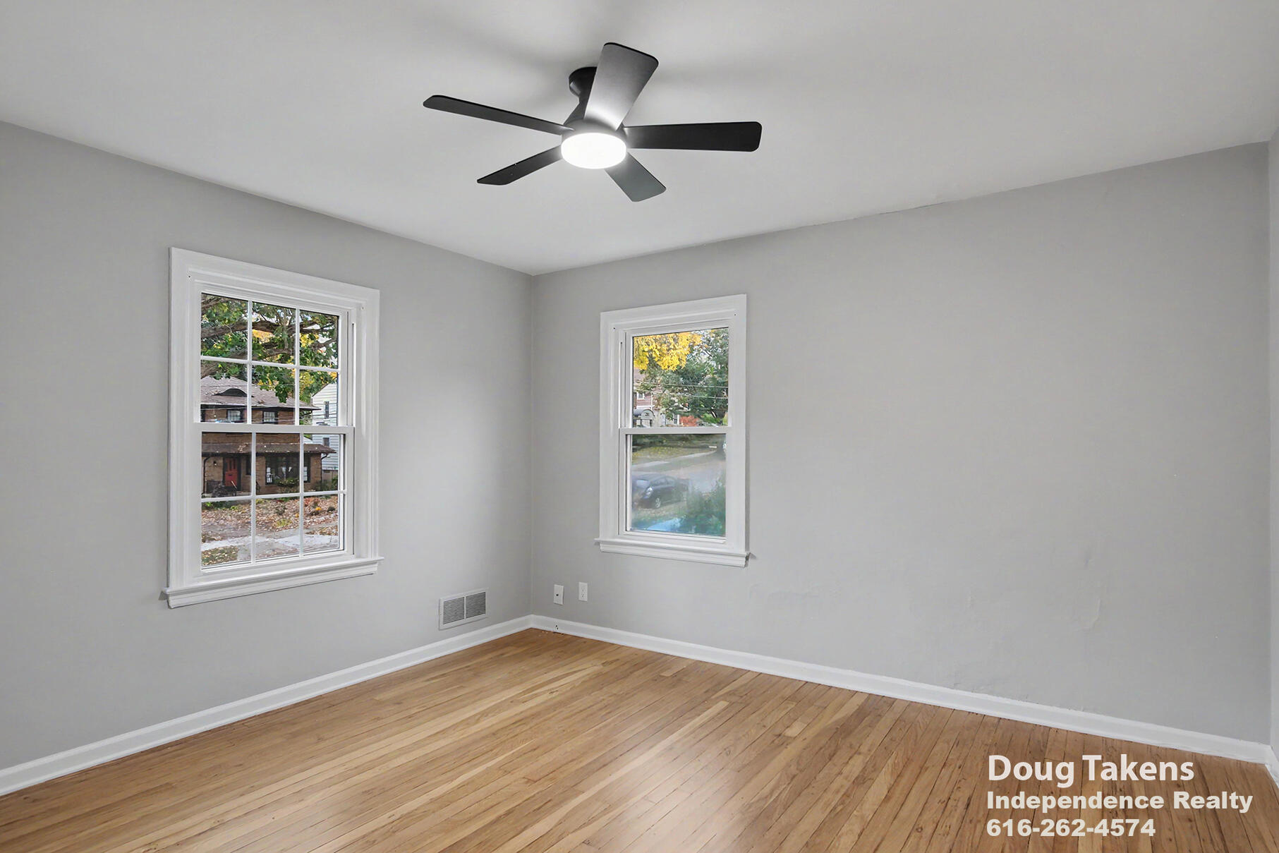 241 Baynton Avenue NE Grand Rapids MI 49503