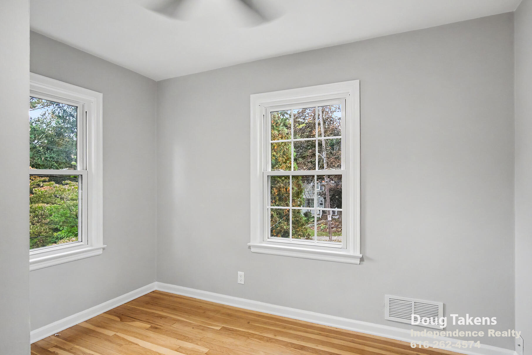 241 Baynton Avenue NE Grand Rapids MI 49503
