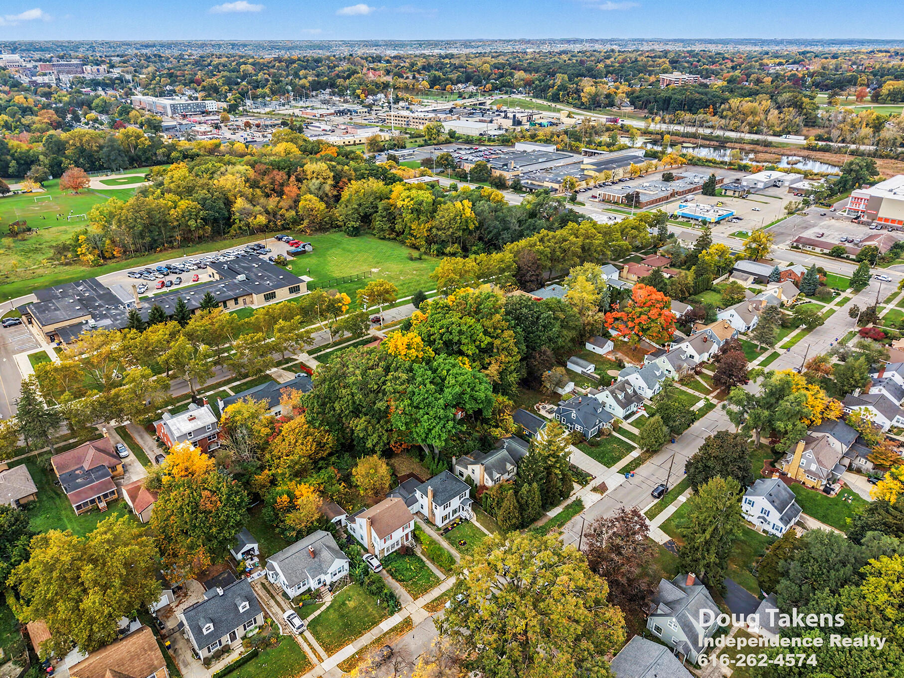 241 Baynton Avenue NE Grand Rapids MI 49503