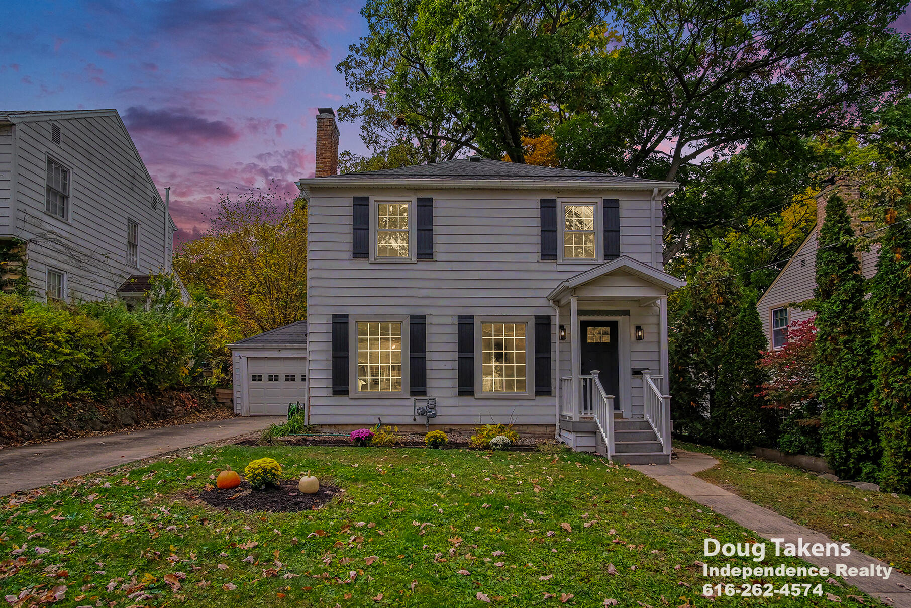 241 Baynton Avenue NE Grand Rapids MI 49503