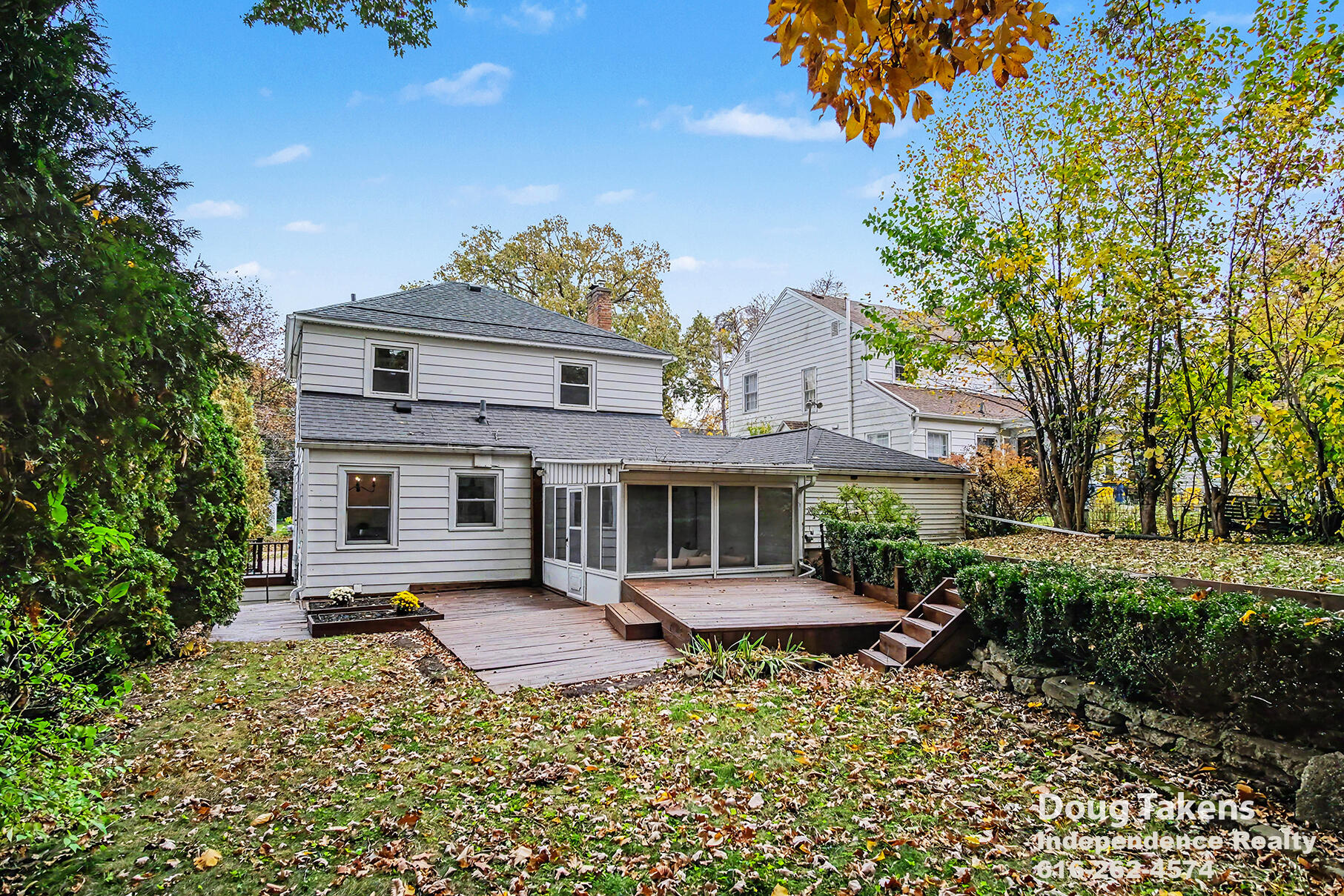 241 Baynton Avenue NE Grand Rapids MI 49503