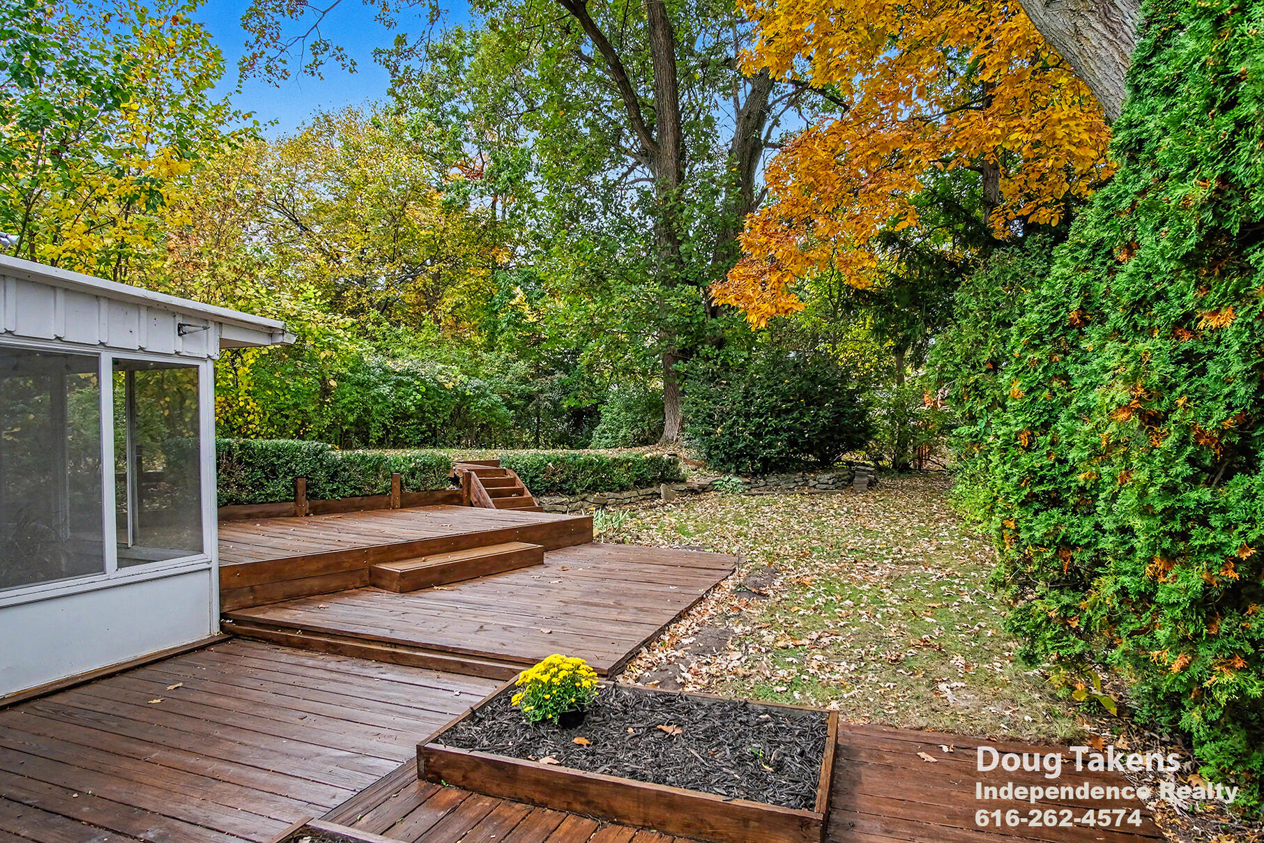 241 Baynton Avenue NE Grand Rapids MI 49503