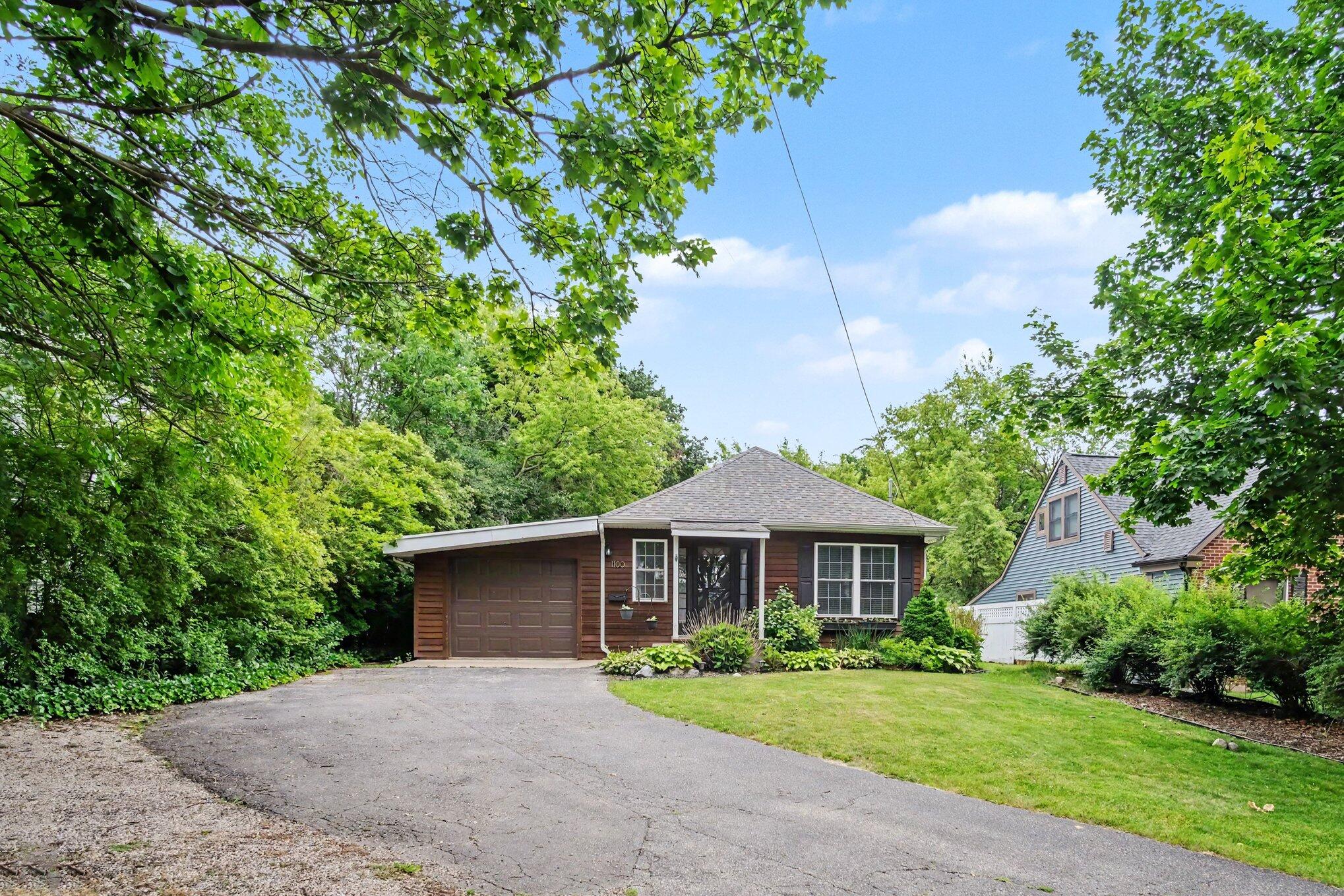 1100 Breton Road SE East Grand Rapids MI 49506