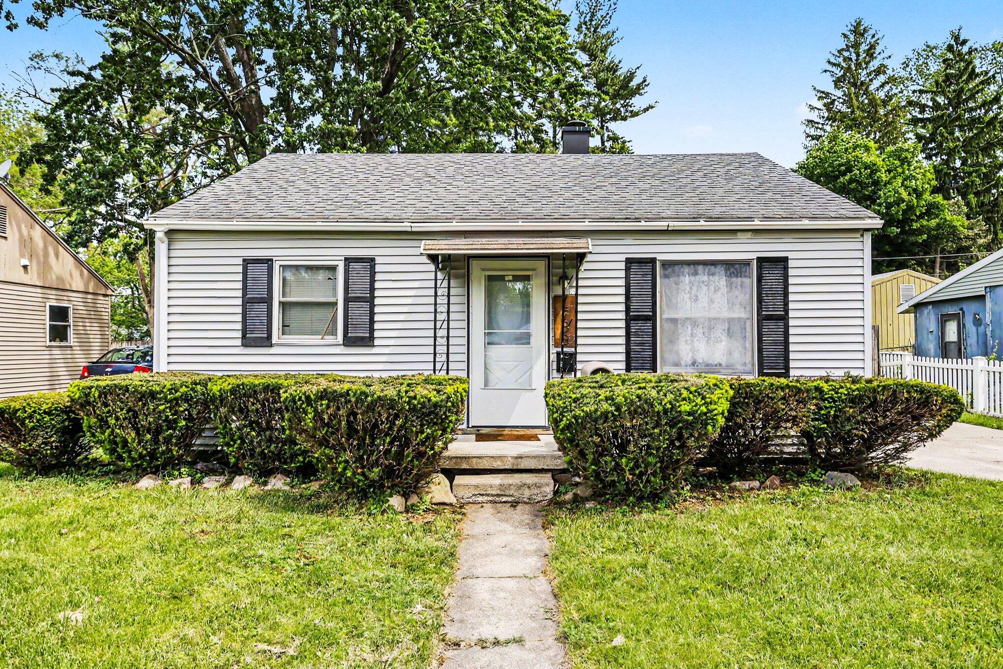 1733 Sycamore Street Niles MI 49120