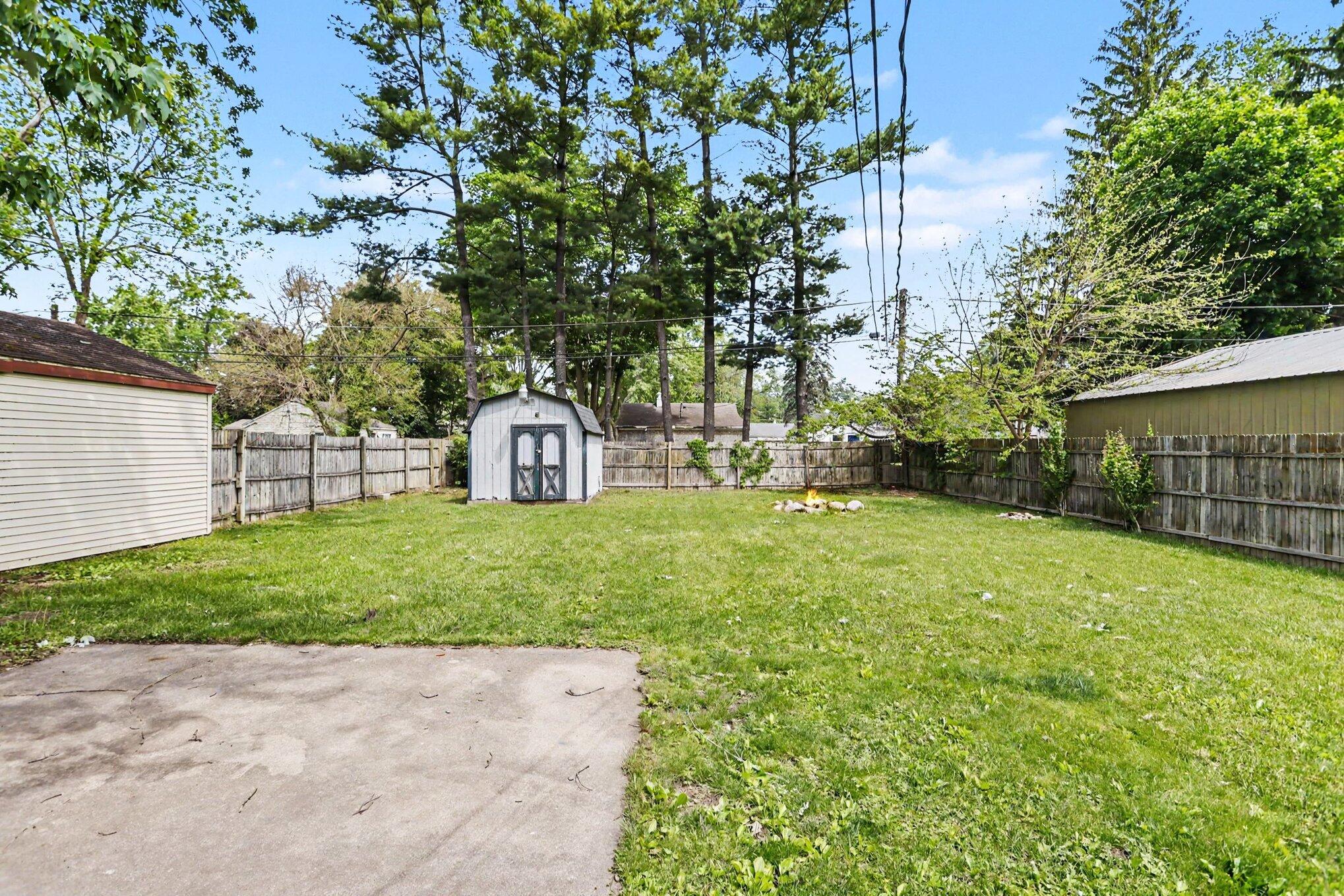 1733 Sycamore Street Niles MI 49120