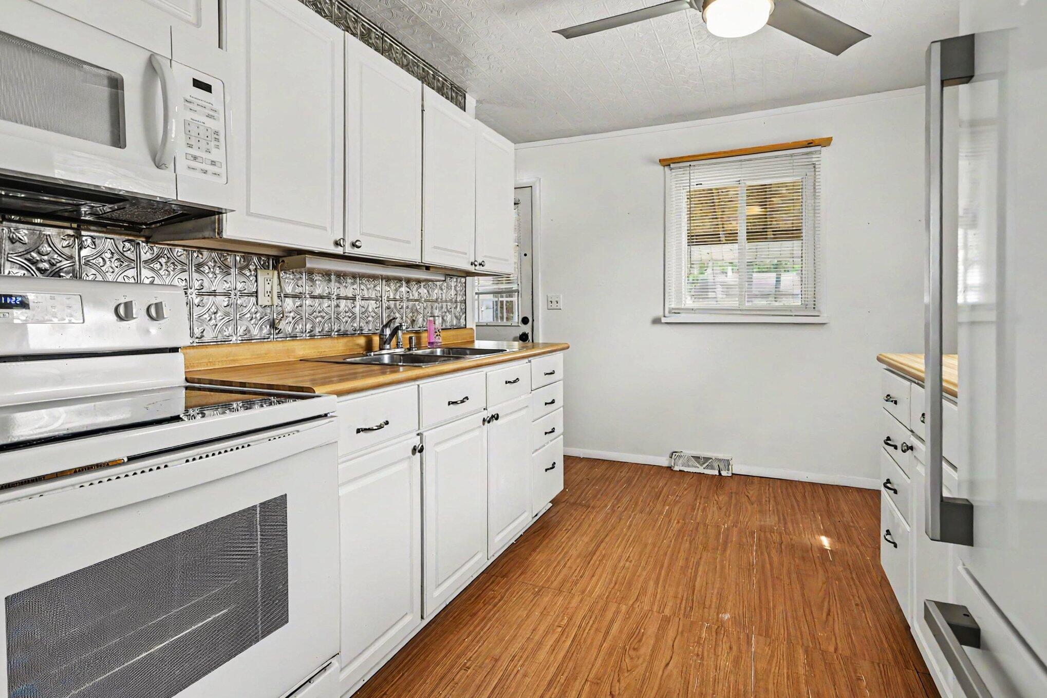 1733 Sycamore Street Niles MI 49120