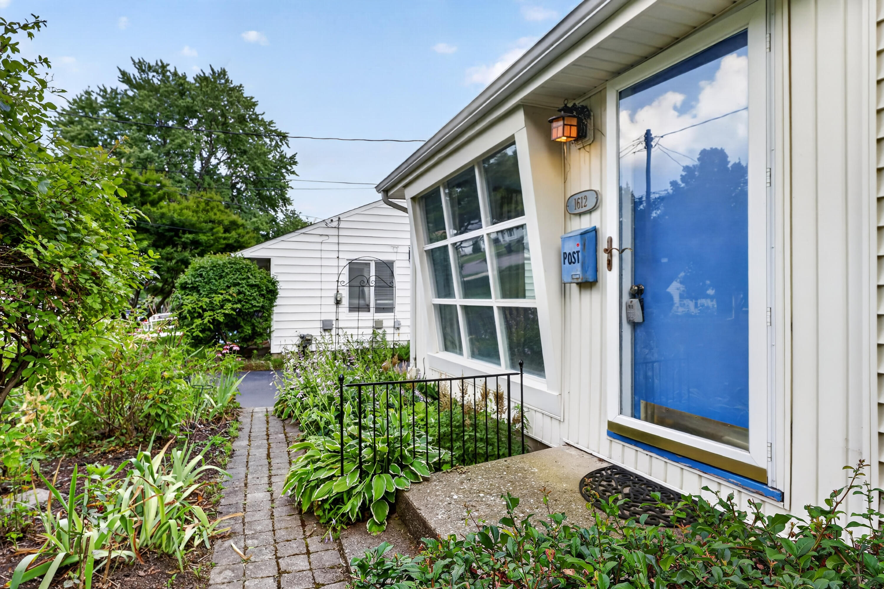 1612 Homecrest Avenue Kalamazoo MI 49001