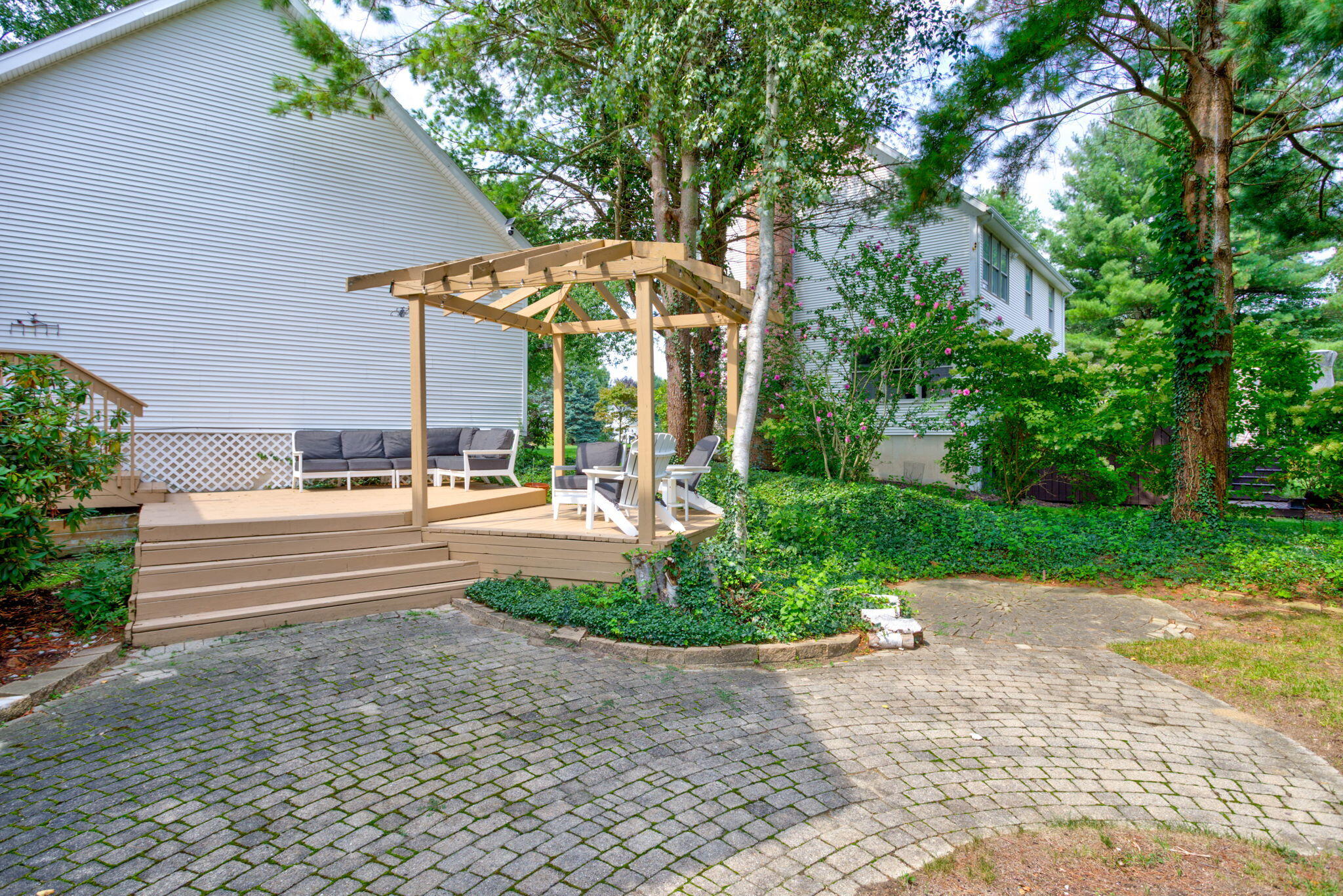 401 Erin Isle Court Holland MI 49424