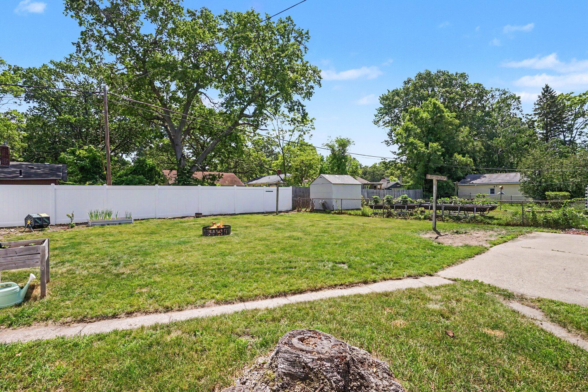 2226 Blodgett Street Muskegon MI 49441