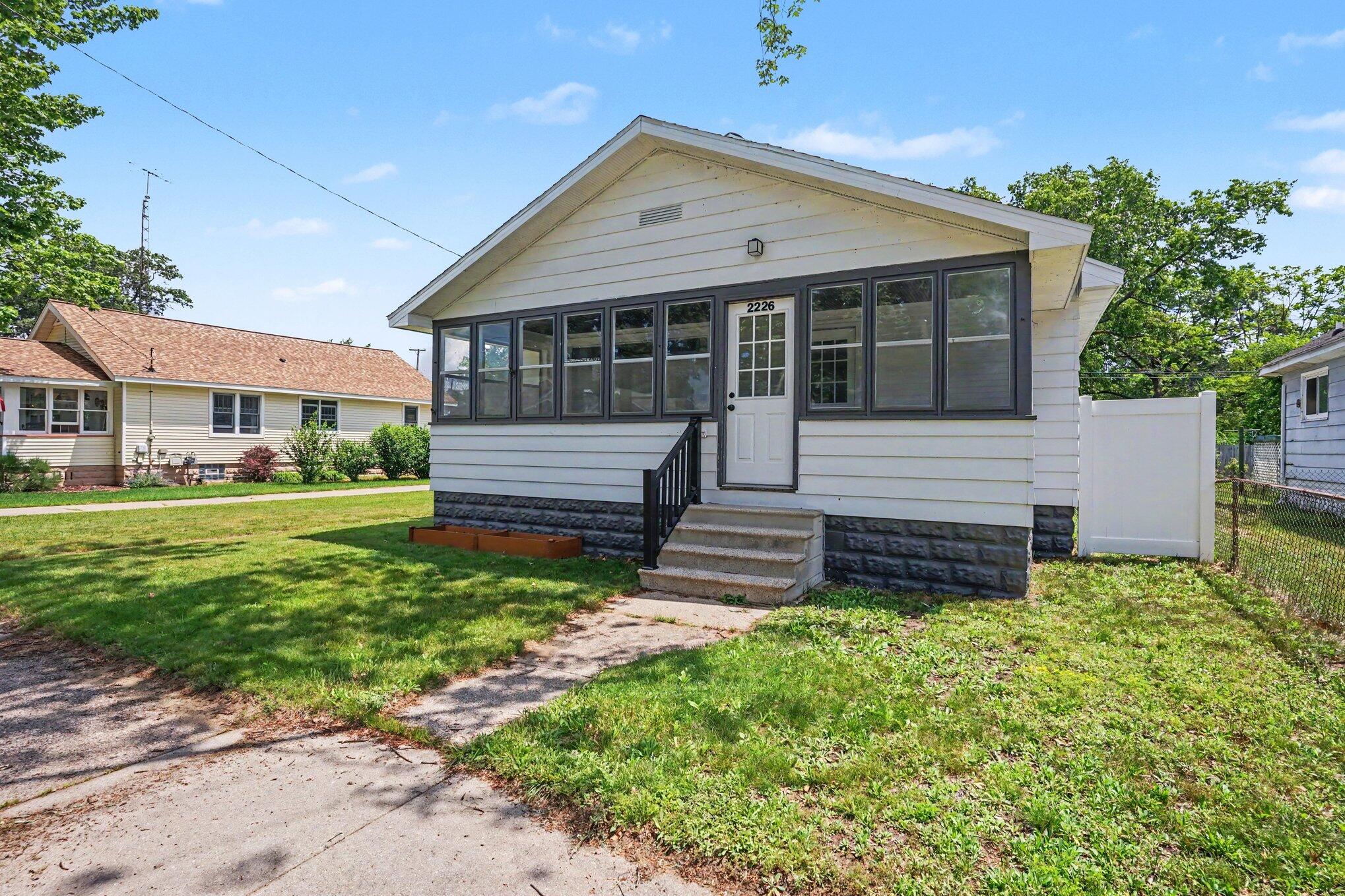2226 Blodgett Street Muskegon MI 49441