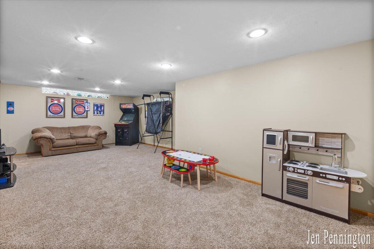 310 Kinney Avenue NW Grand Rapids MI 49534
