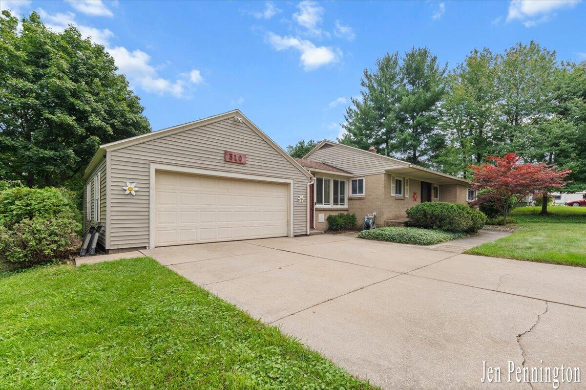 310 Kinney Avenue NW Grand Rapids MI 49534