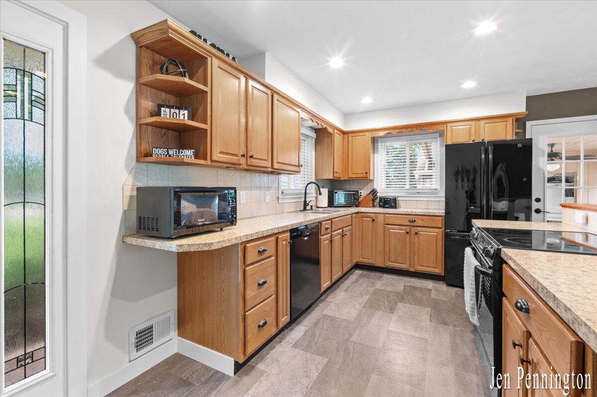 310 Kinney Avenue NW Grand Rapids MI 49534