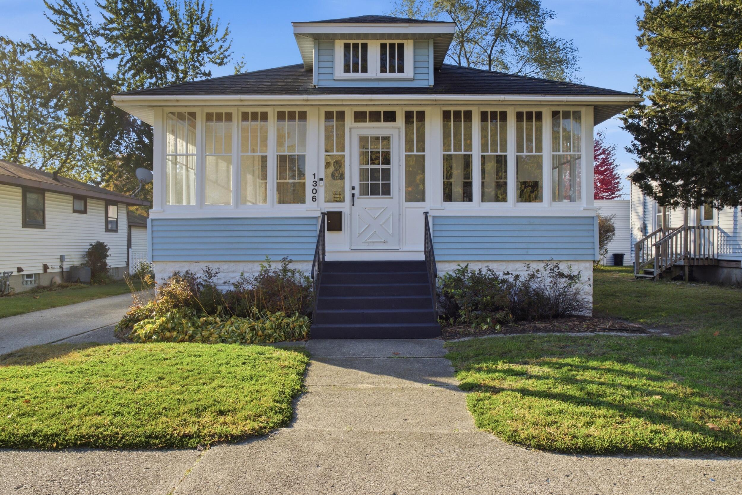 1306 Grant Avenue Grand Haven MI 49417
