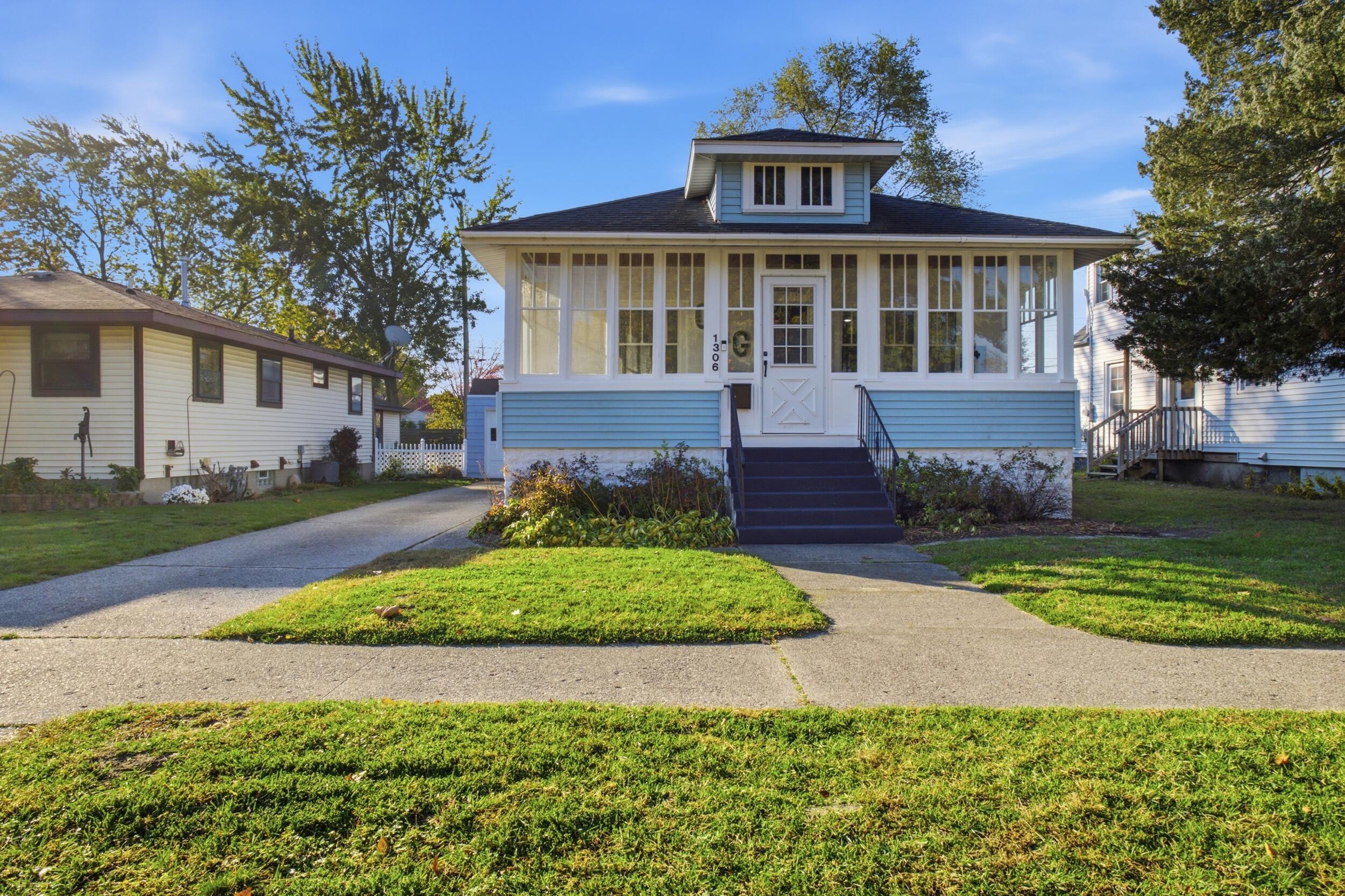 1306 Grant Avenue Grand Haven MI 49417