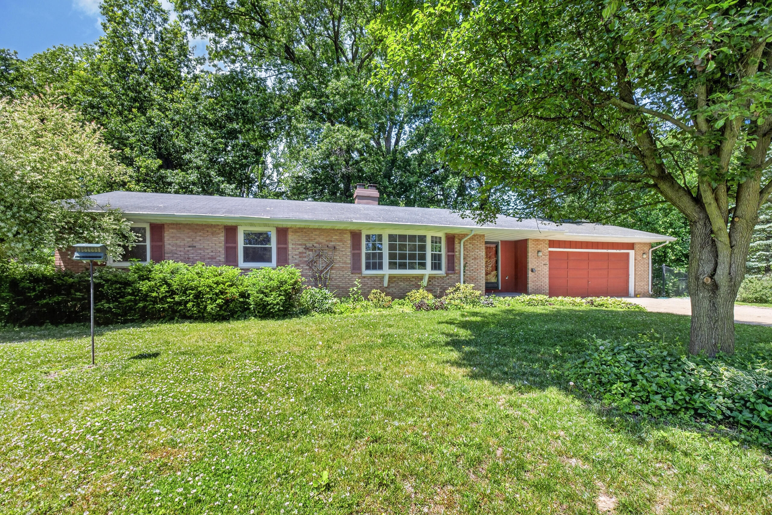8076 Land O Lakes Drive Kalamazoo MI 49048