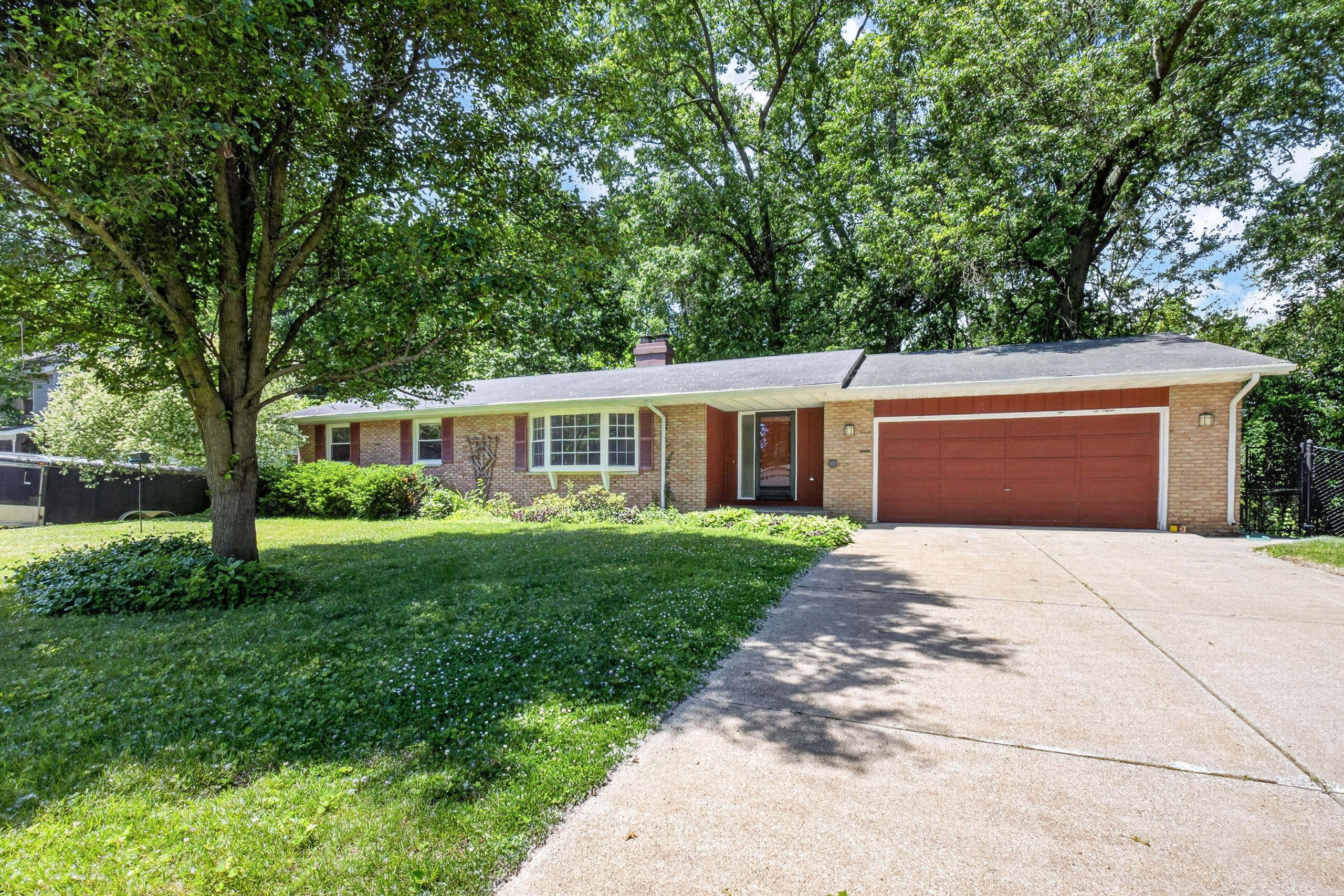 8076 Land O Lakes Drive Kalamazoo MI 49048