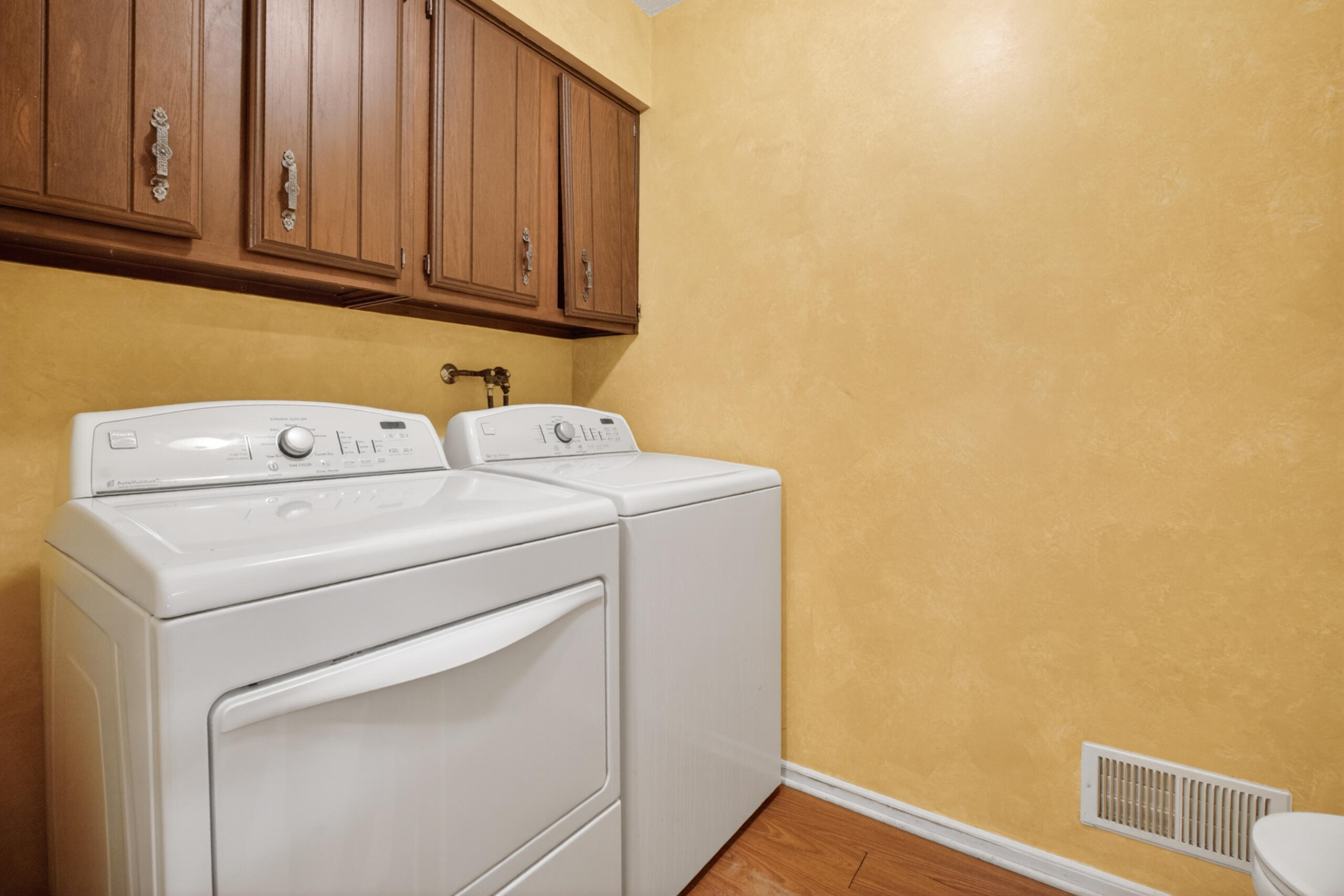 8076 Land O Lakes Drive Kalamazoo MI 49048