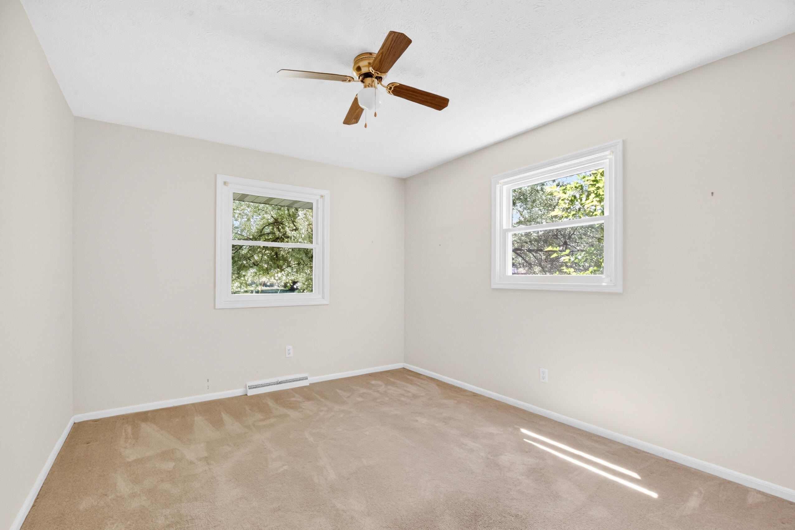 8076 Land O Lakes Drive Kalamazoo MI 49048