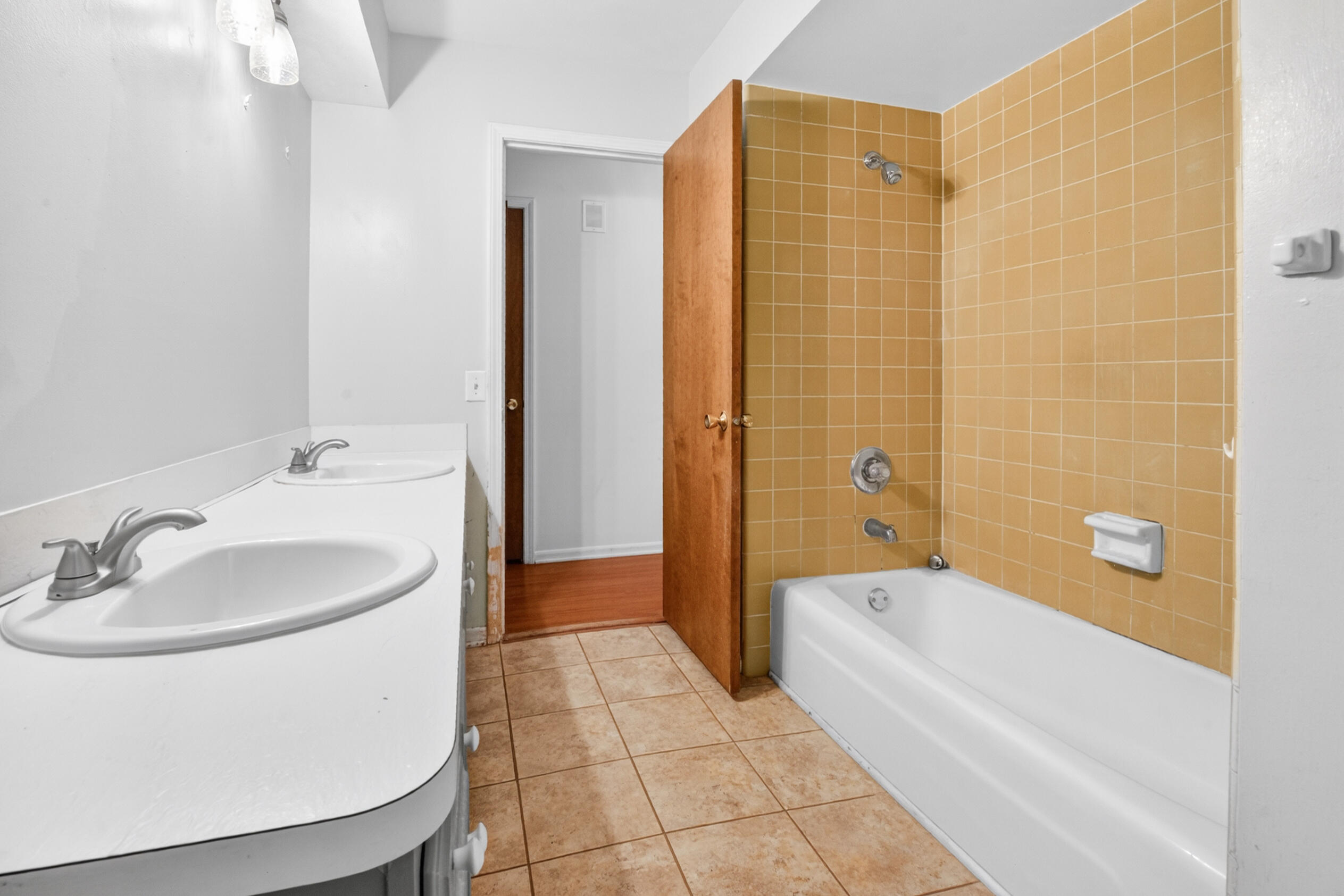 8076 Land O Lakes Drive Kalamazoo MI 49048