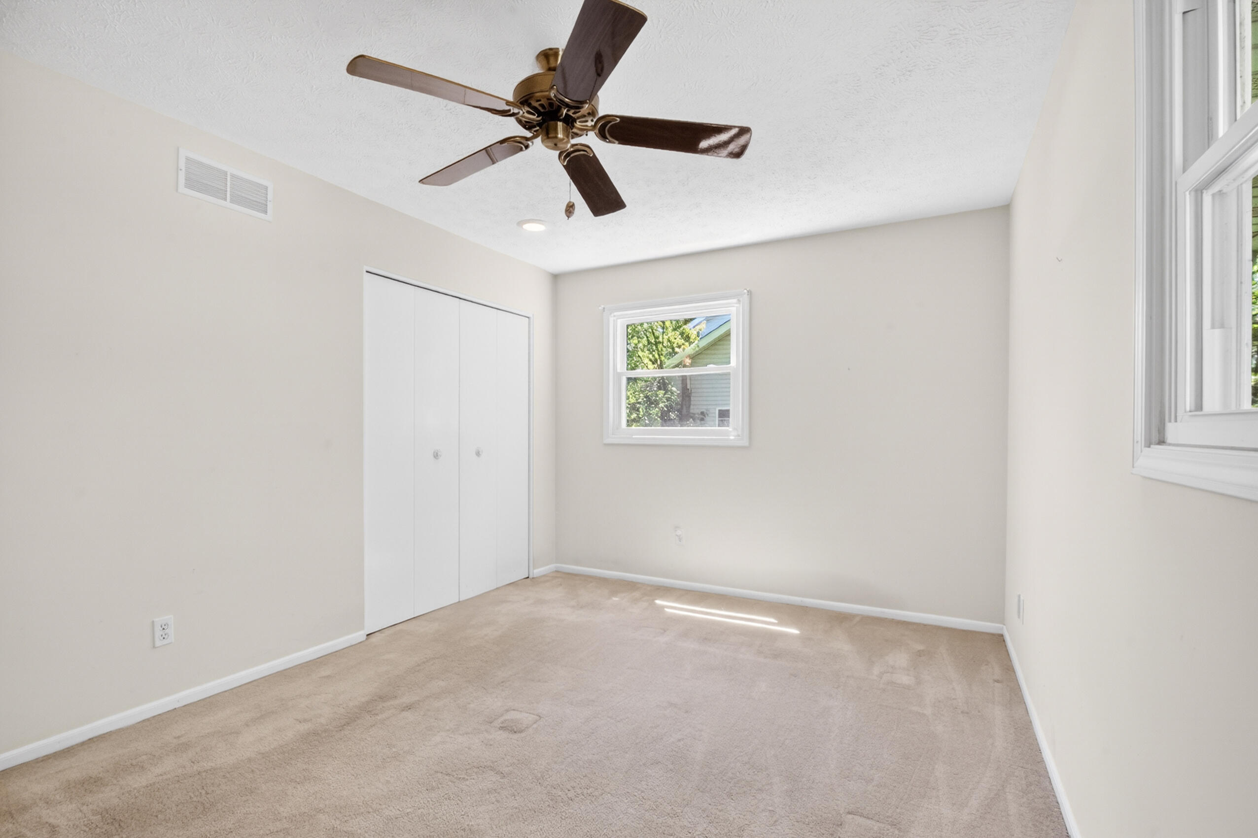8076 Land O Lakes Drive Kalamazoo MI 49048