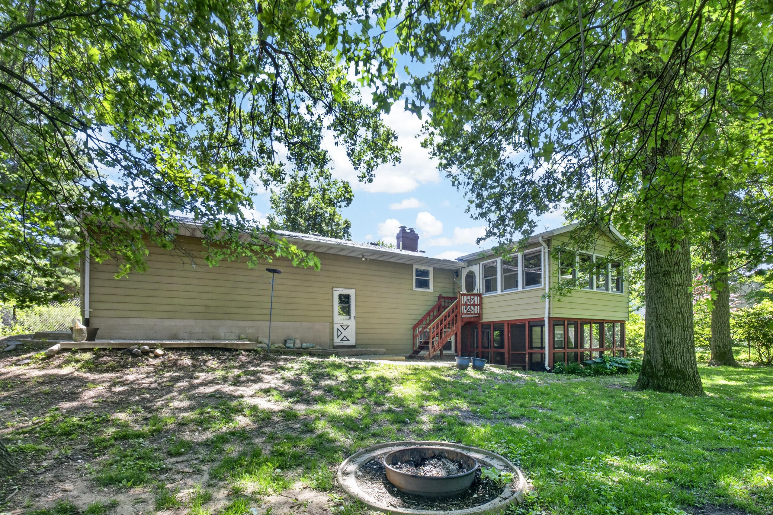 8076 Land O Lakes Drive Kalamazoo MI 49048