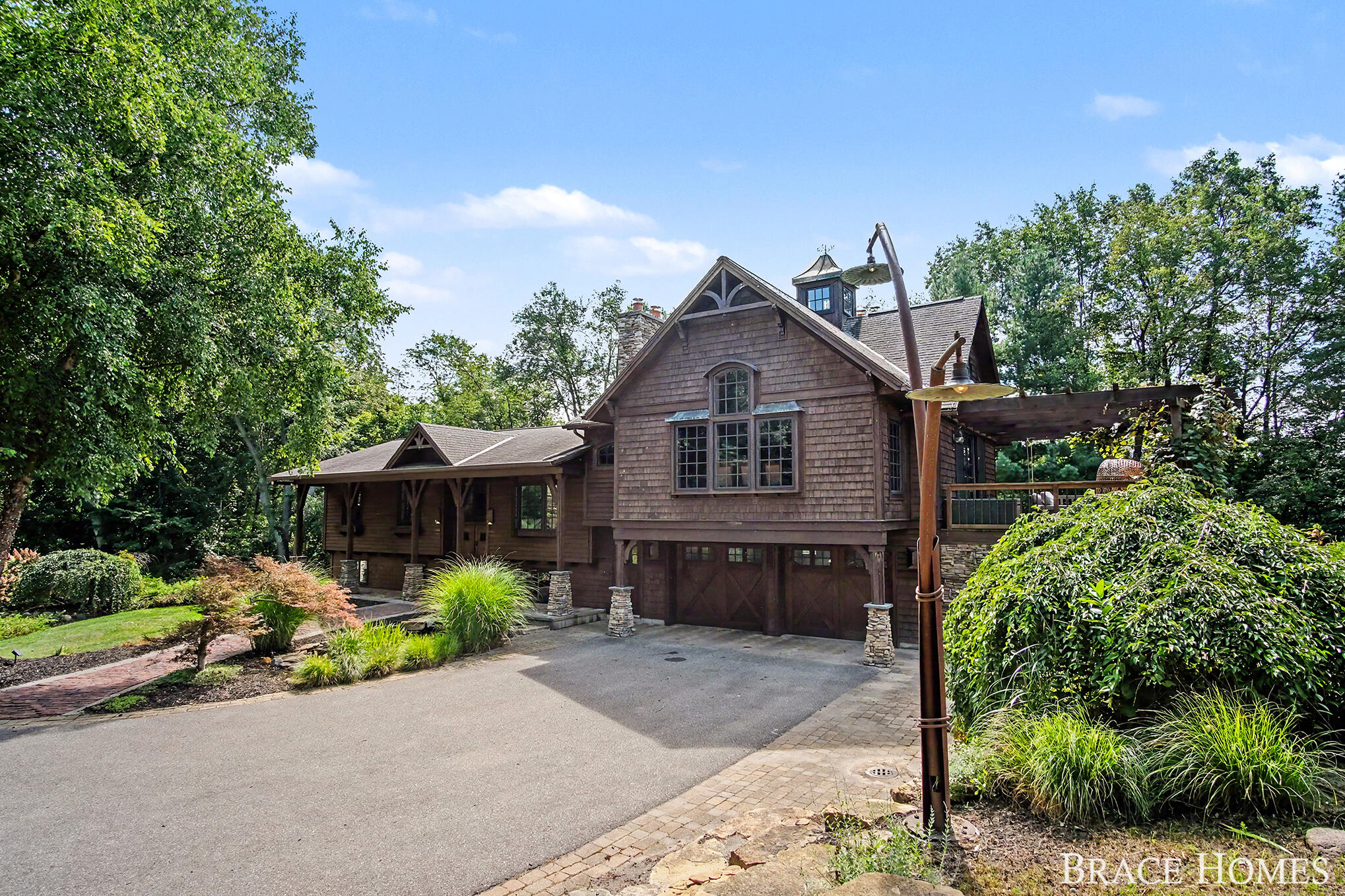 5501 Canyon River Drive NE Ada MI 49301
