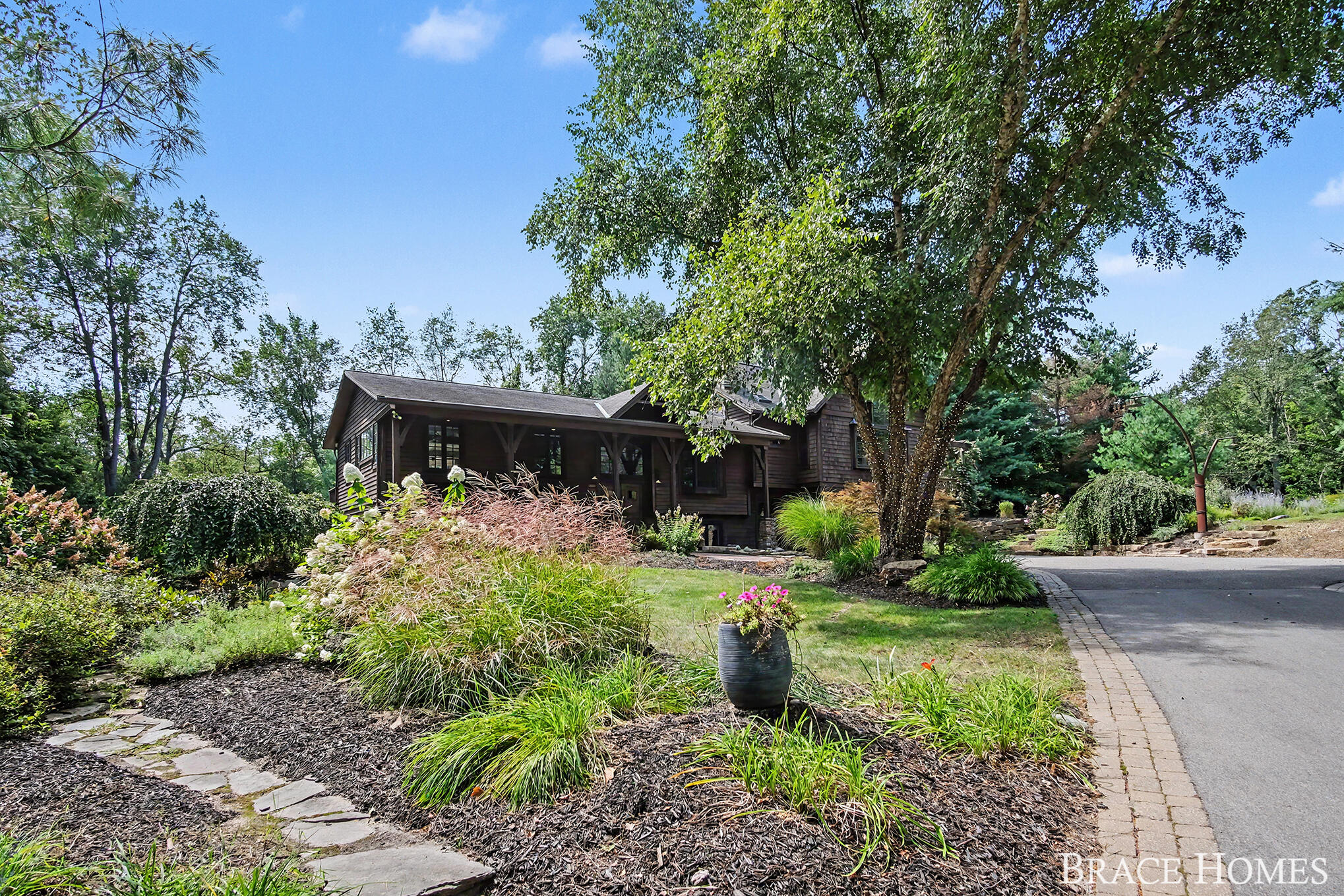 5501 Canyon River Drive NE Ada MI 49301