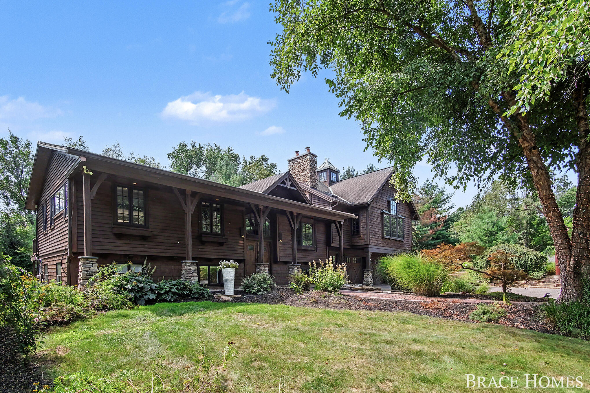 5501 Canyon River Drive NE Ada MI 49301