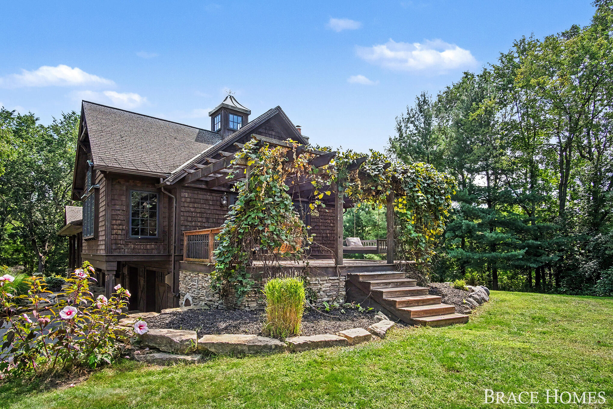 5501 Canyon River Drive NE Ada MI 49301