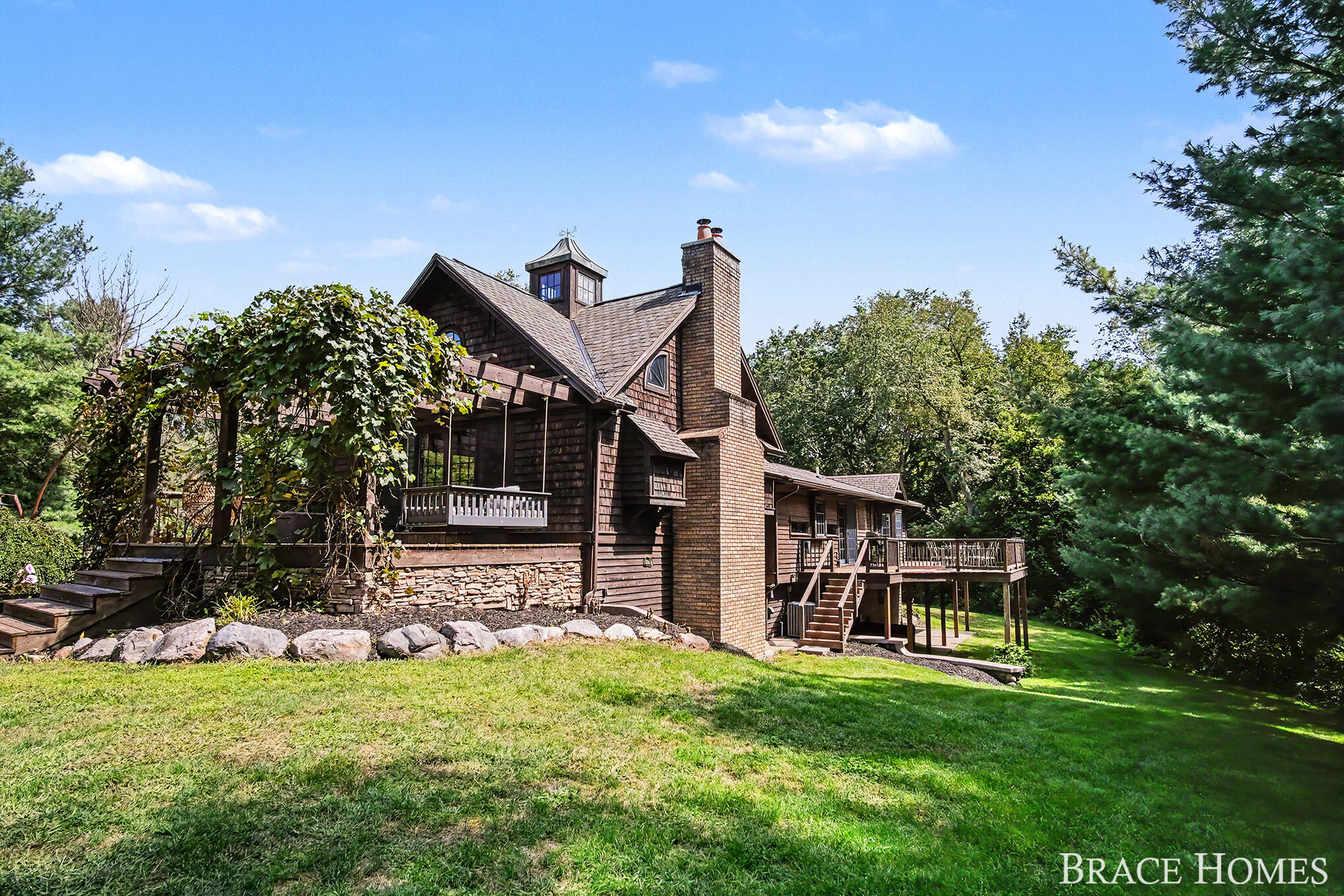 5501 Canyon River Drive NE Ada MI 49301
