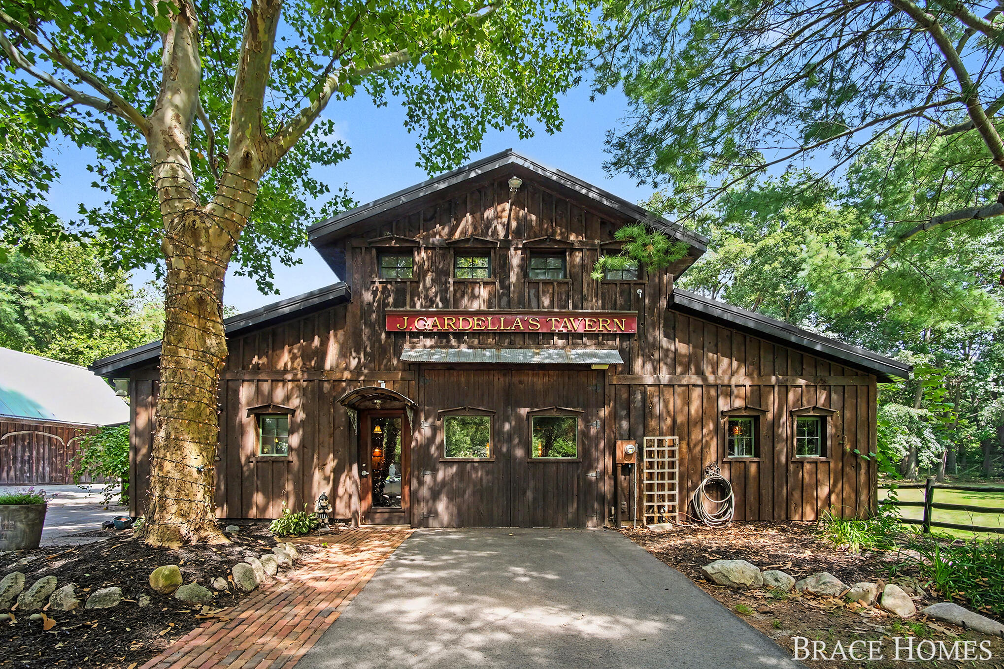5501 Canyon River Drive NE Ada MI 49301