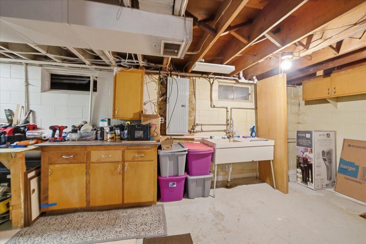 408 Waverly Drive Benton Harbor MI 49022