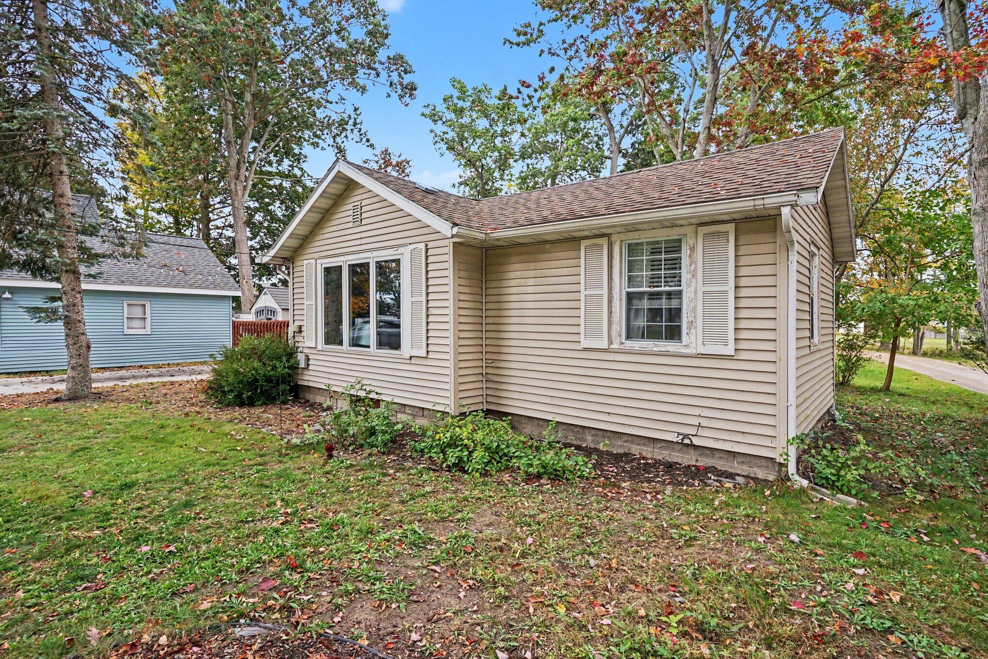2699 Memorial Drive Muskegon MI 49445