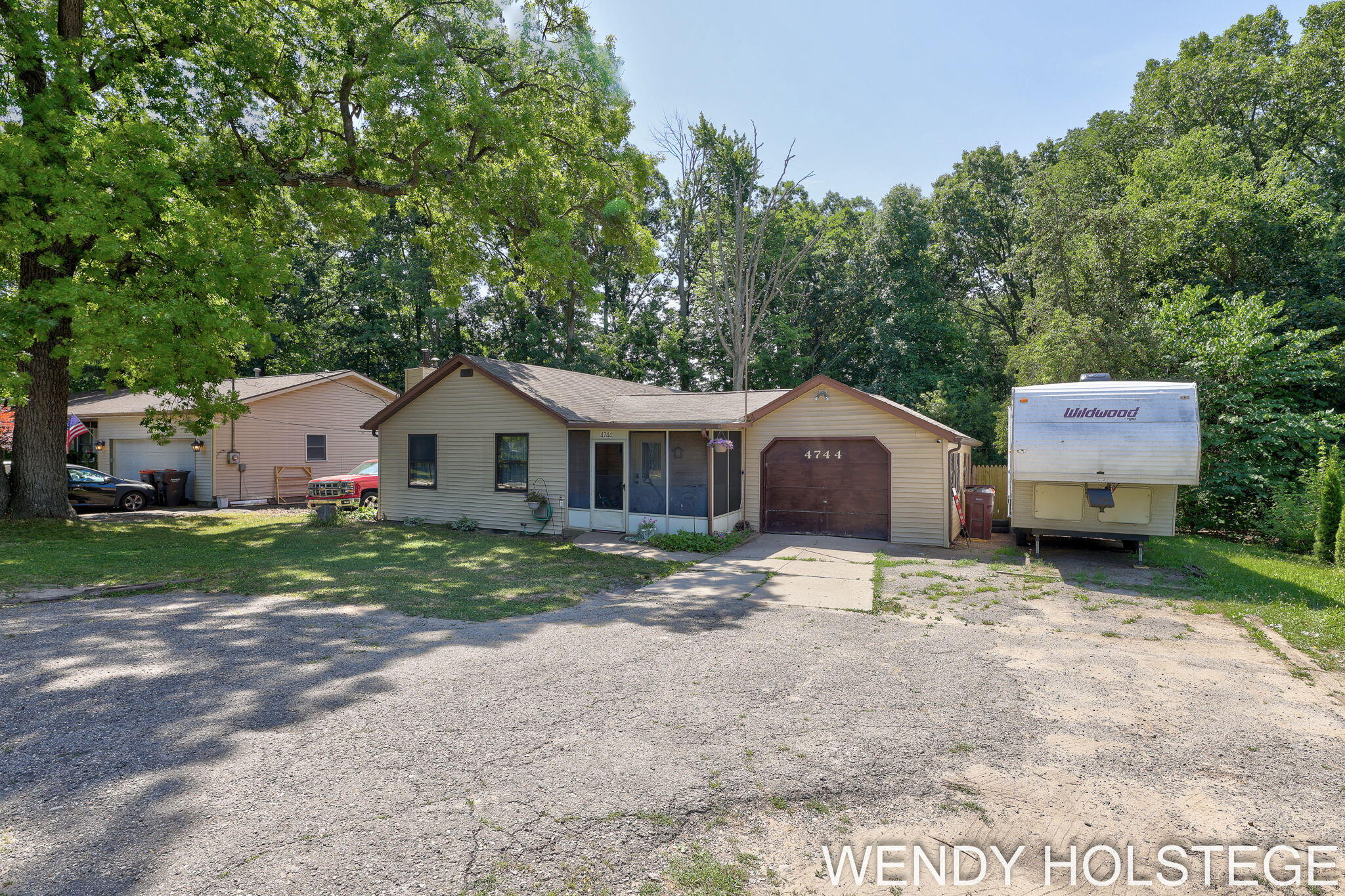 4744 Burton Street SE Grand Rapids MI 49546