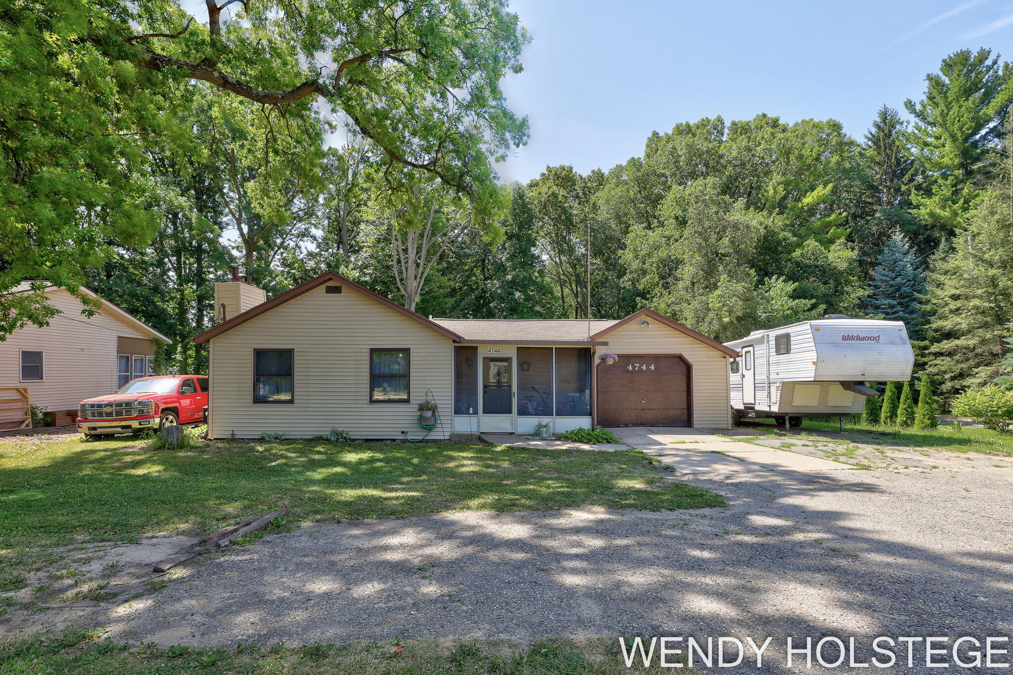 4744 Burton Street SE Grand Rapids MI 49546