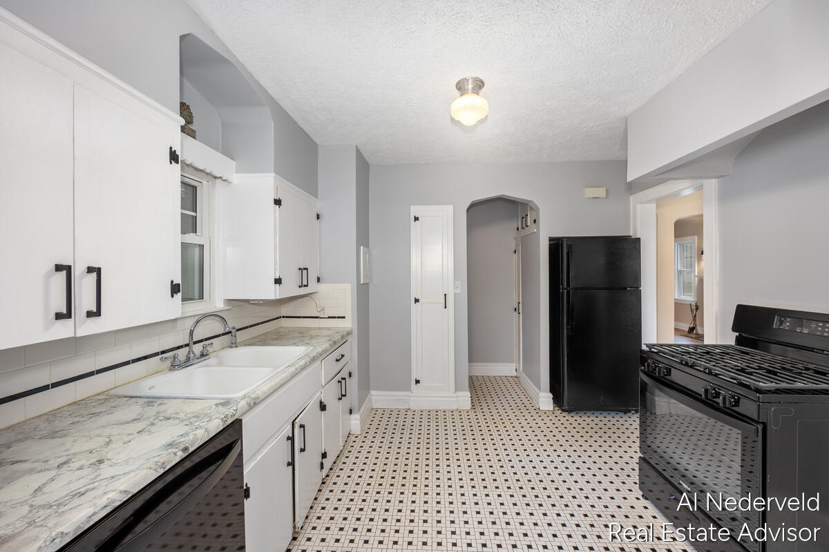 2457 Godwin Avenue SE Grand Rapids MI 49507