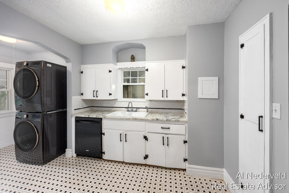 2457 Godwin Avenue SE Grand Rapids MI 49507
