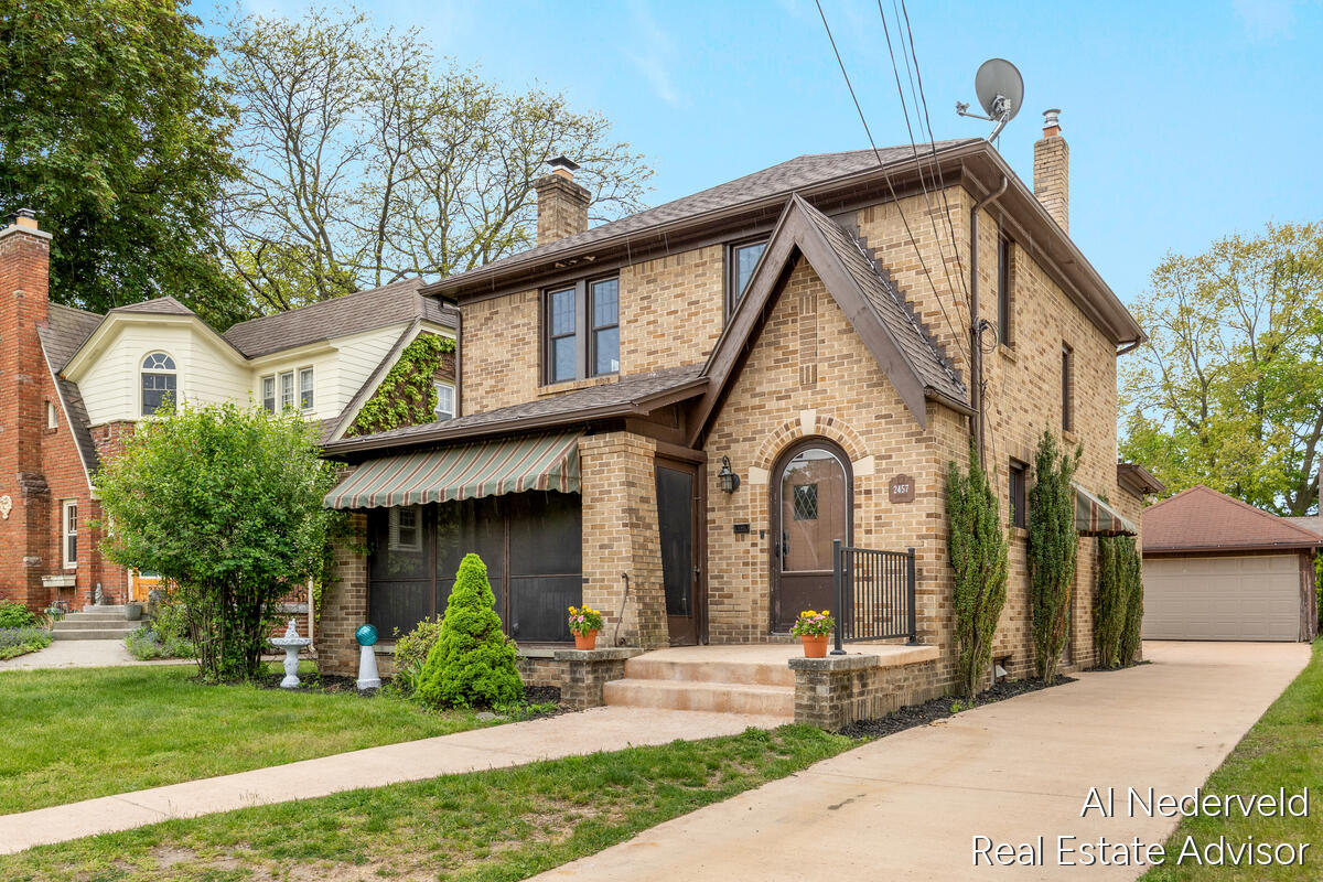 2457 Godwin Avenue SE Grand Rapids MI 49507