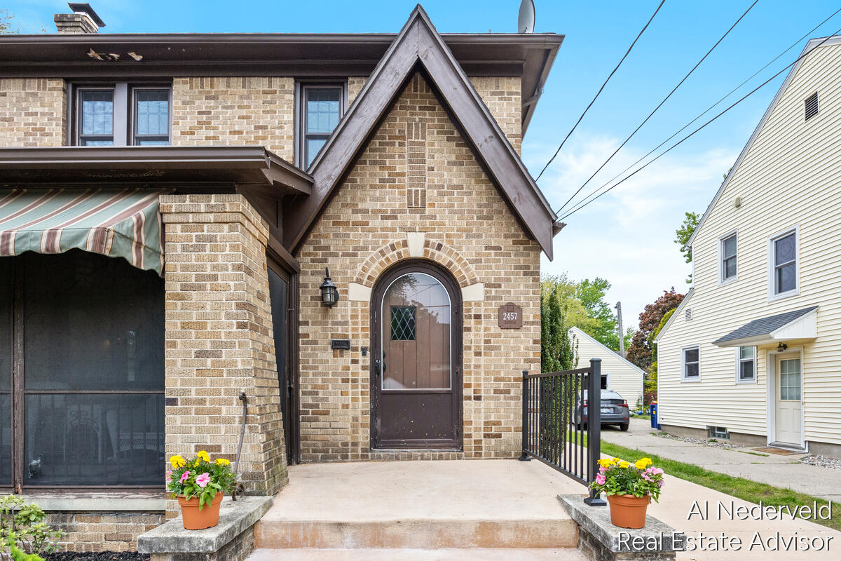 2457 Godwin Avenue SE Grand Rapids MI 49507