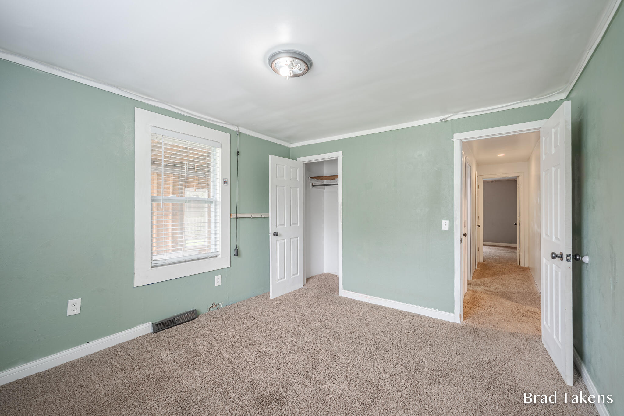 1559 Laughlin Drive NW Grand Rapids MI 49504