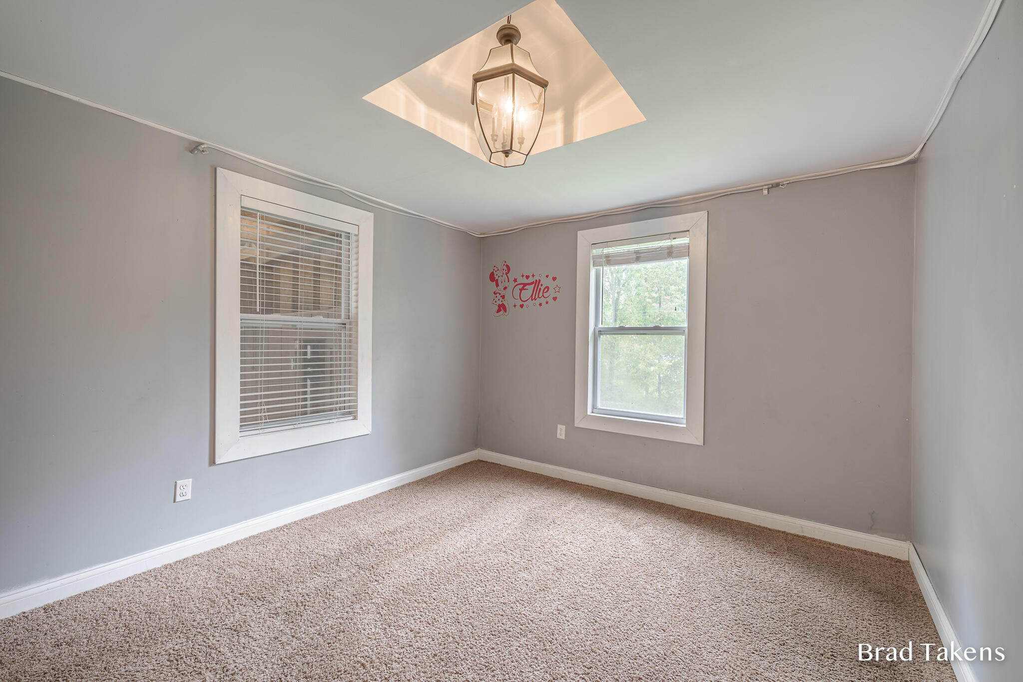 1559 Laughlin Drive NW Grand Rapids MI 49504