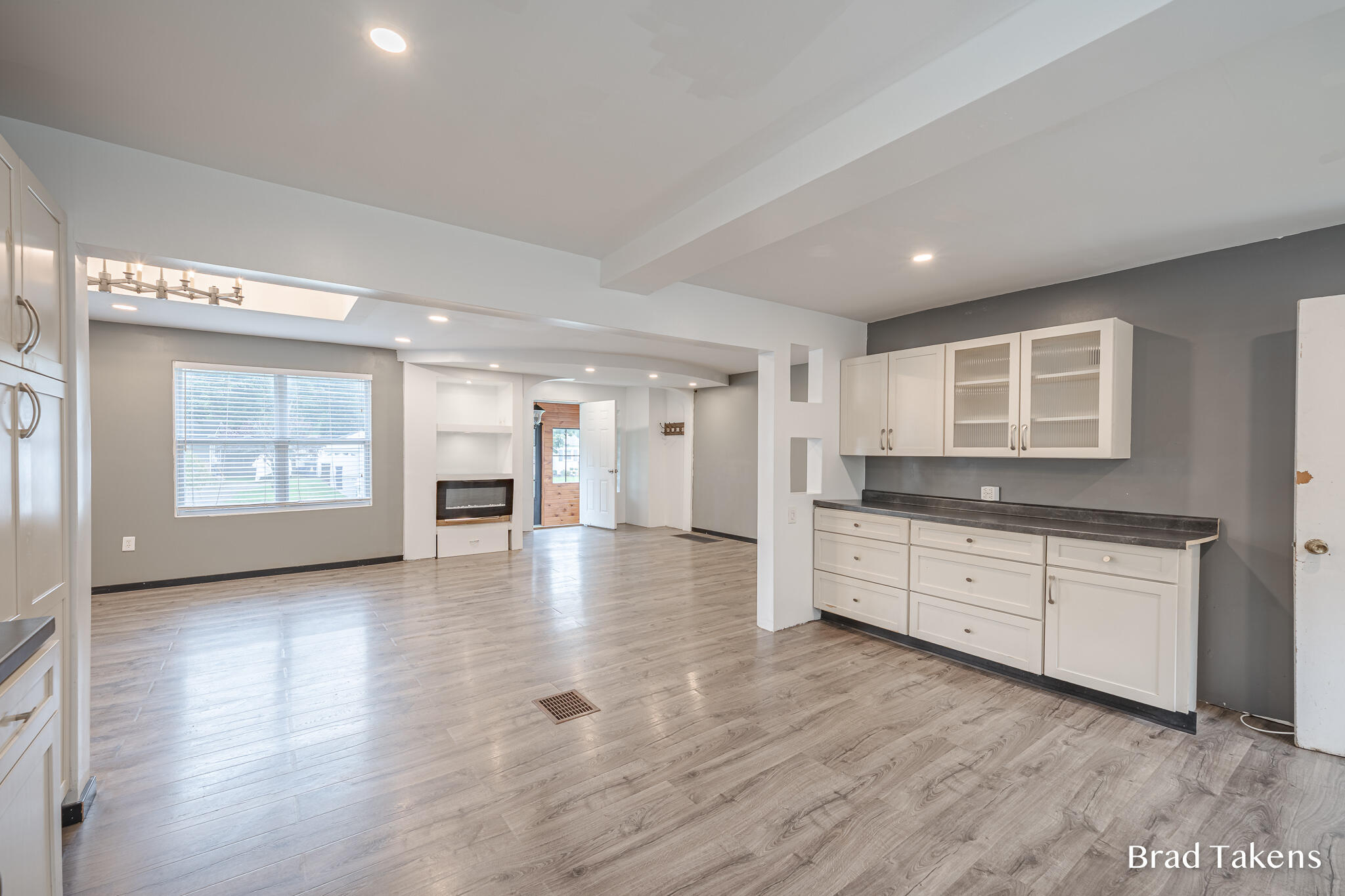 1559 Laughlin Drive NW Grand Rapids MI 49504