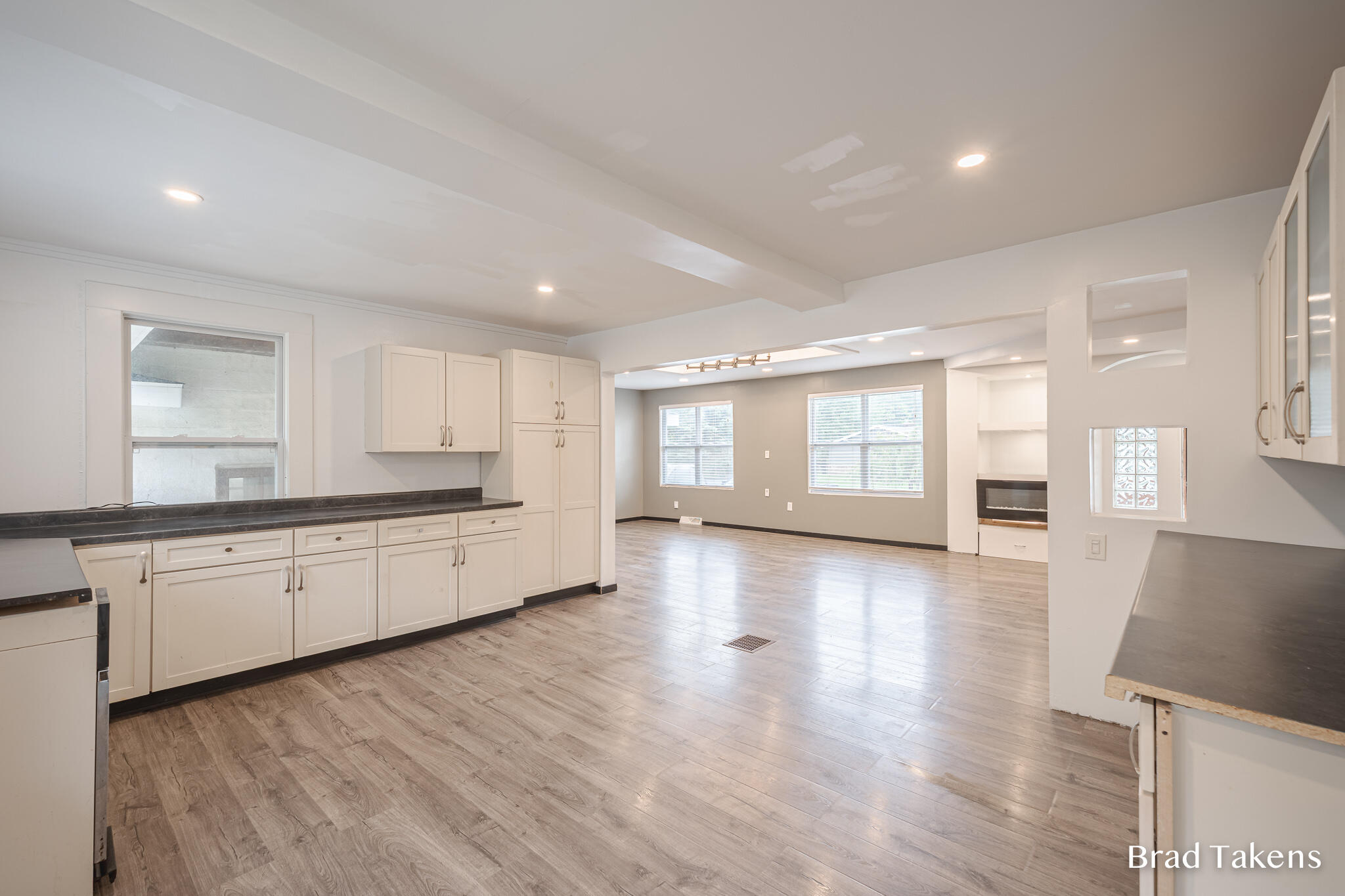 1559 Laughlin Drive NW Grand Rapids MI 49504